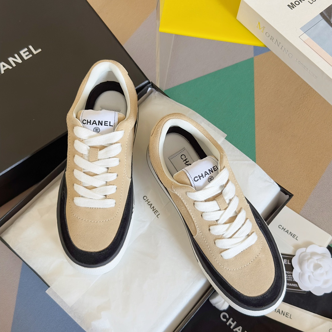 UA Ch*el SNEAKER