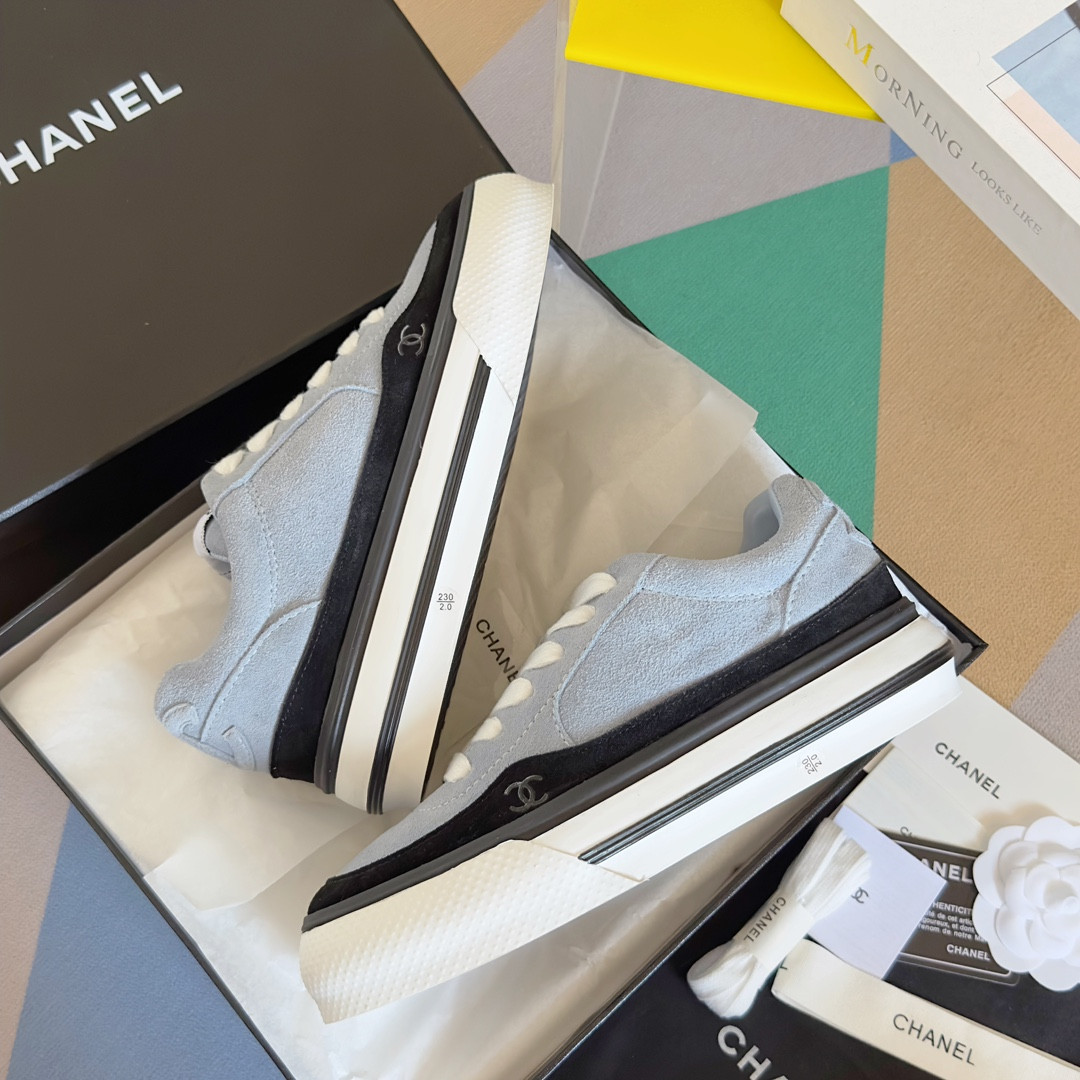 UA Ch*el SNEAKER