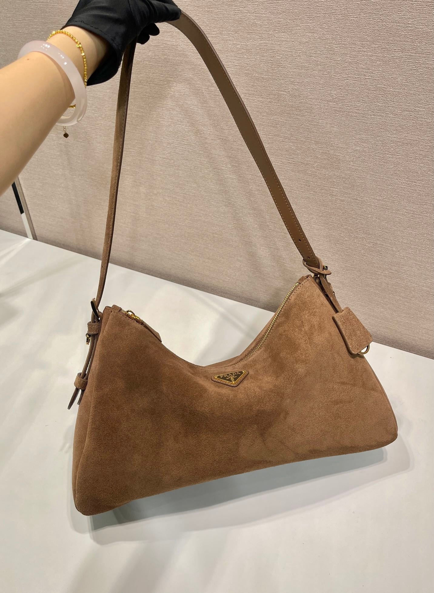 Pra*a Aimée large leather shoulder bag 39x24x12cm