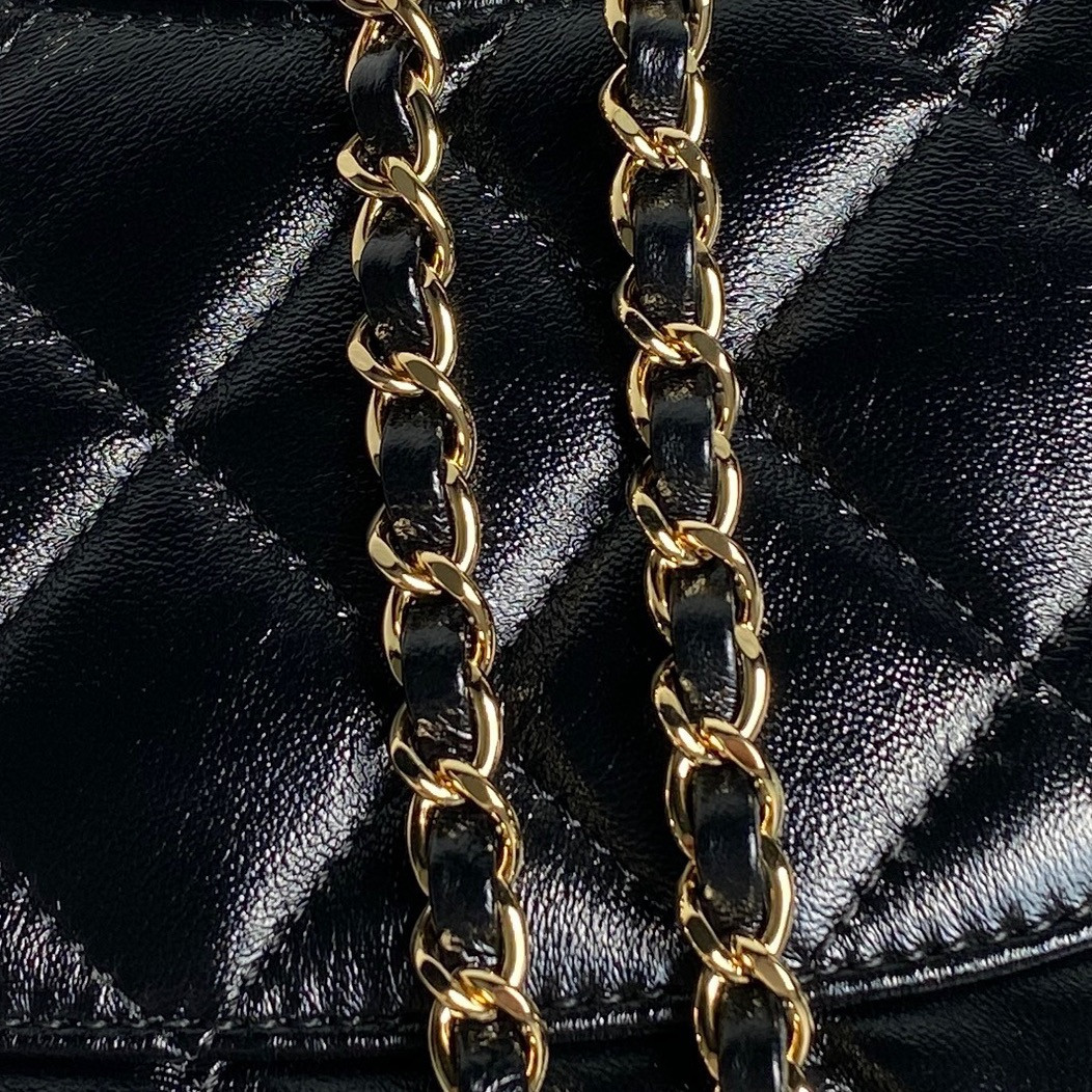 Ch*el WALLET ON CHAIN 17x25x8cm