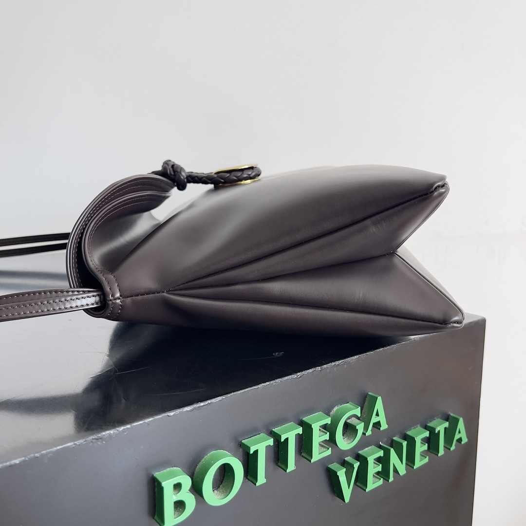 Bo*te*ga Ve*ne*ta Liberta 23 x 35 x 6cm