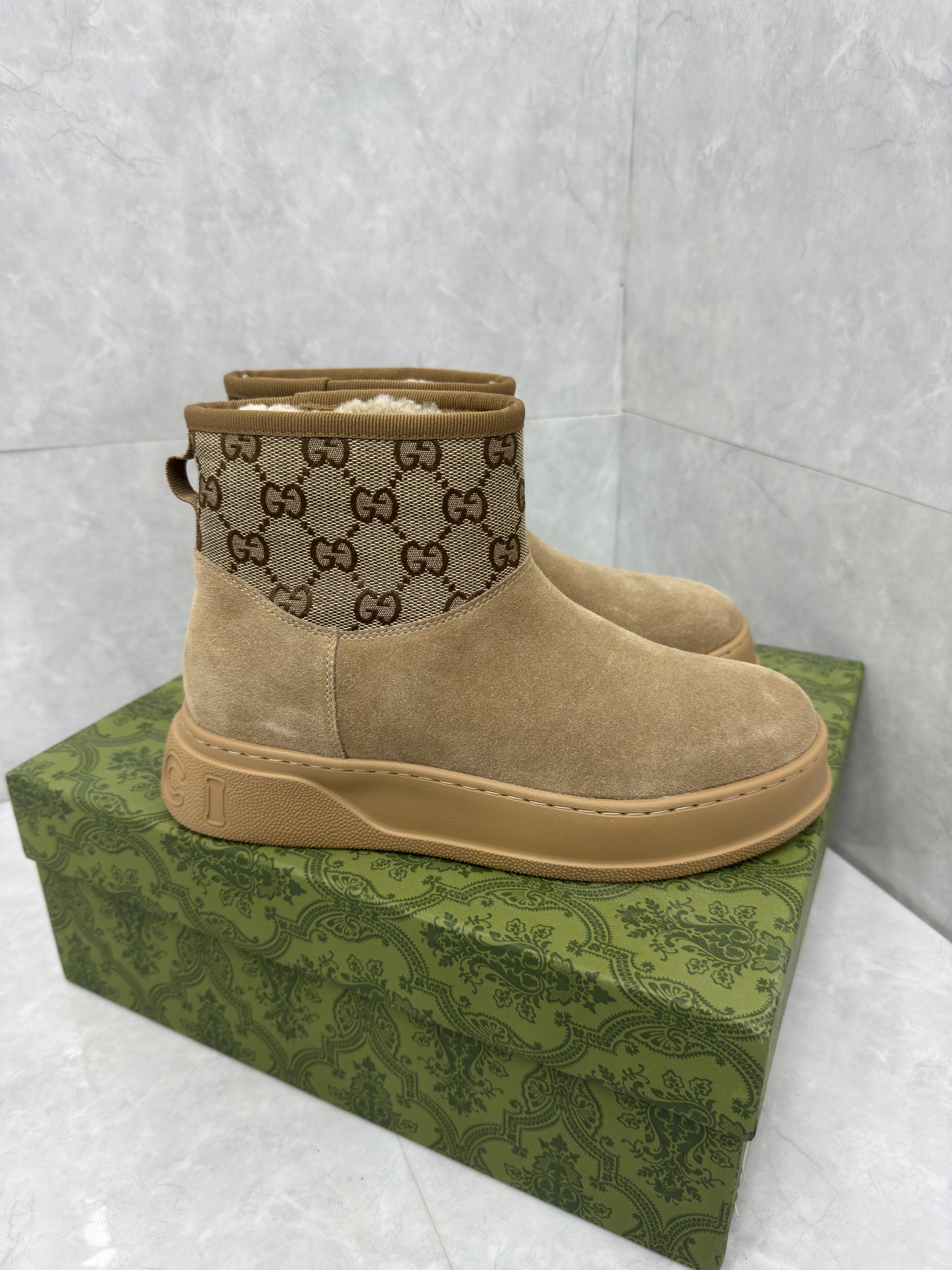 UA G*u*i Boot