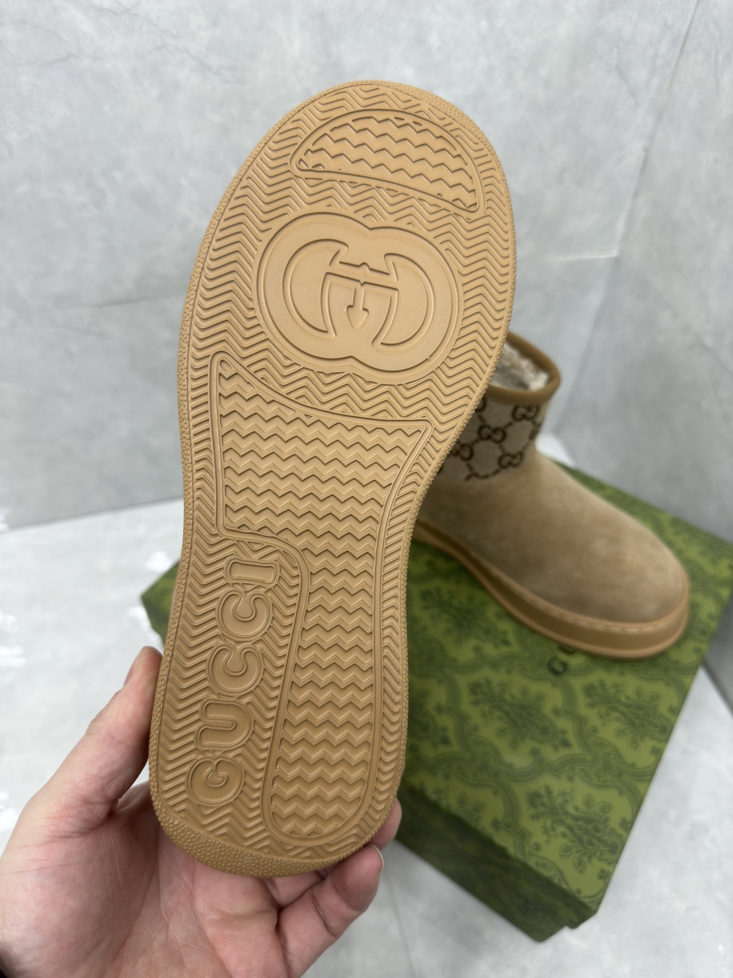 UA G*u*i Boot