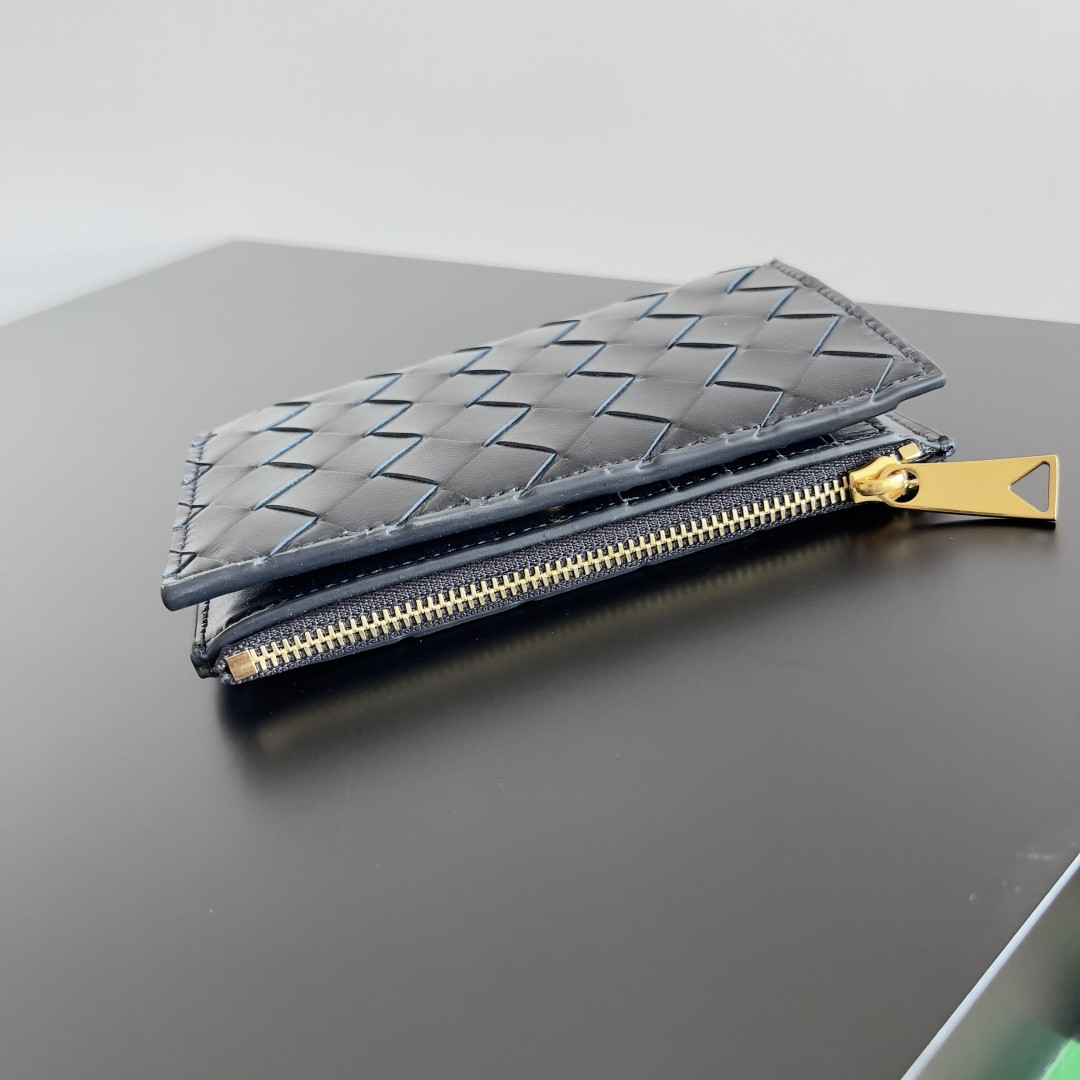 Bo*te*ga Ve*ne*ta Medium Intrecciato Bi-Fold Zip Wallet 14.5x9.3x2cm