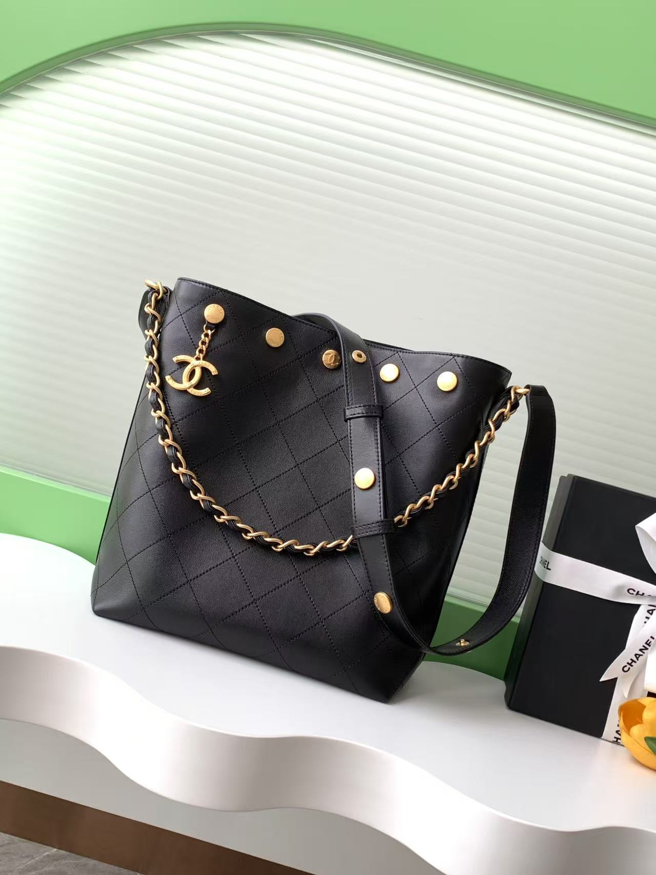 Ch*el Large Bucket Bag 28x31x15cm AS5406