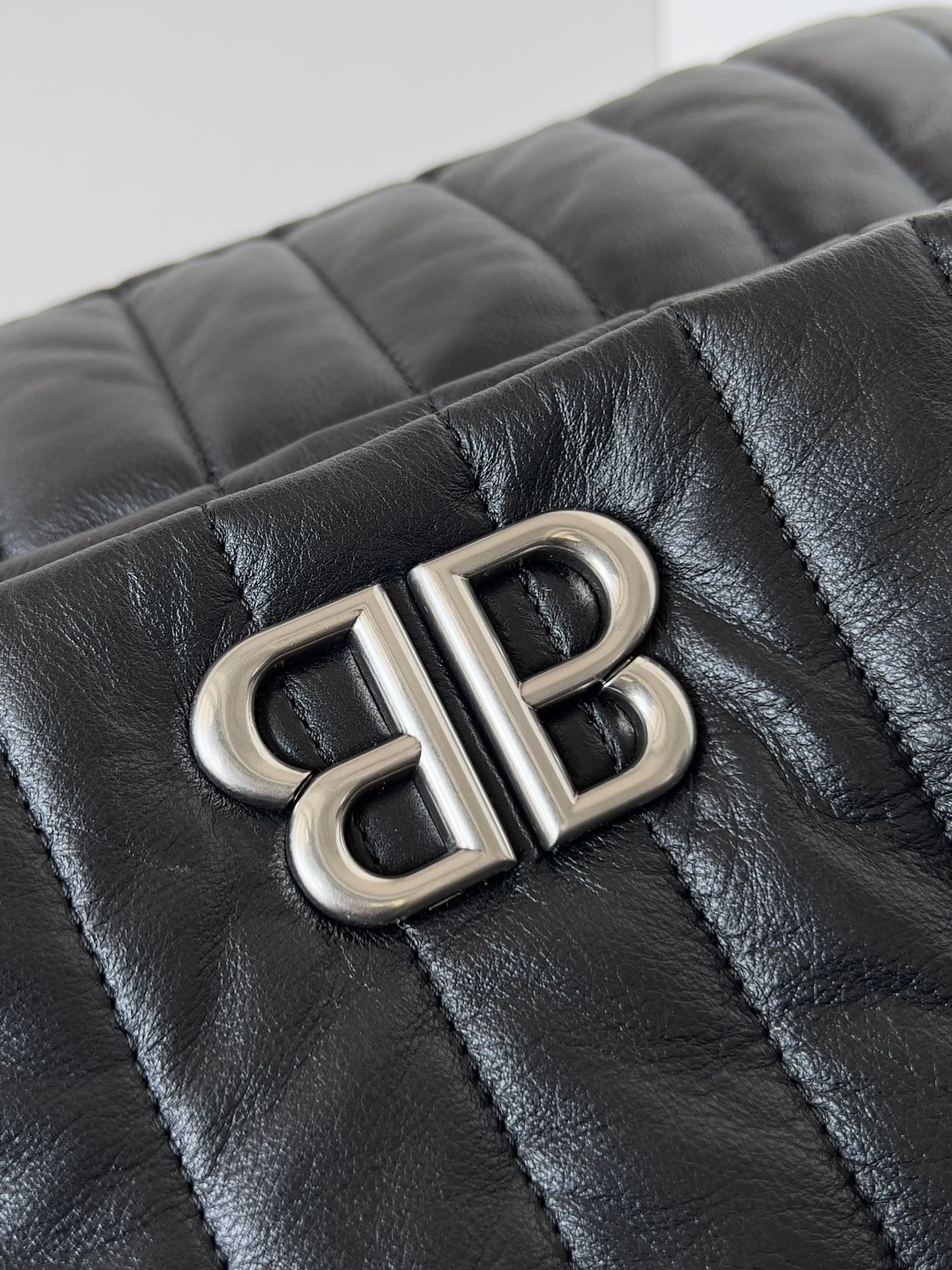 Ba*len*cia*ga Monaco Chain Bag Medium 32.5x22x9.9cm