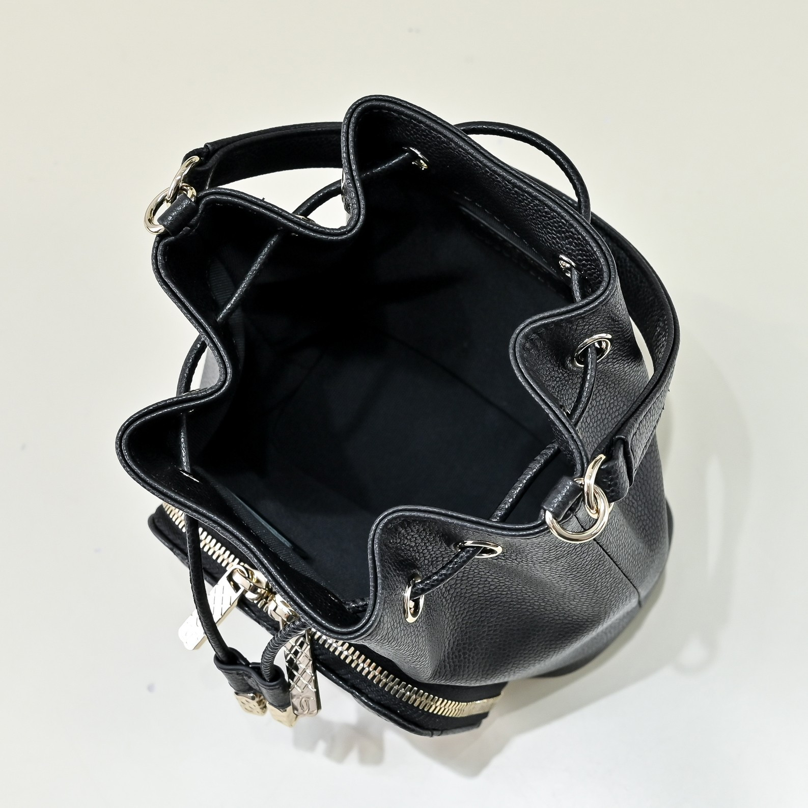 Ch*el mini bucket bag 12.5x19x7.5cm