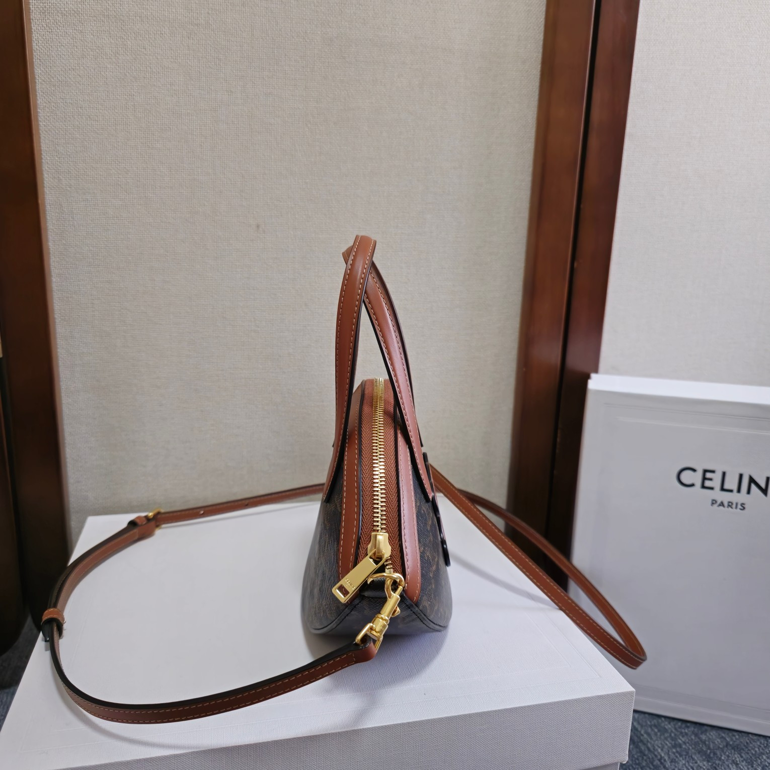 Ce**e oval bag 21x24x5cm
