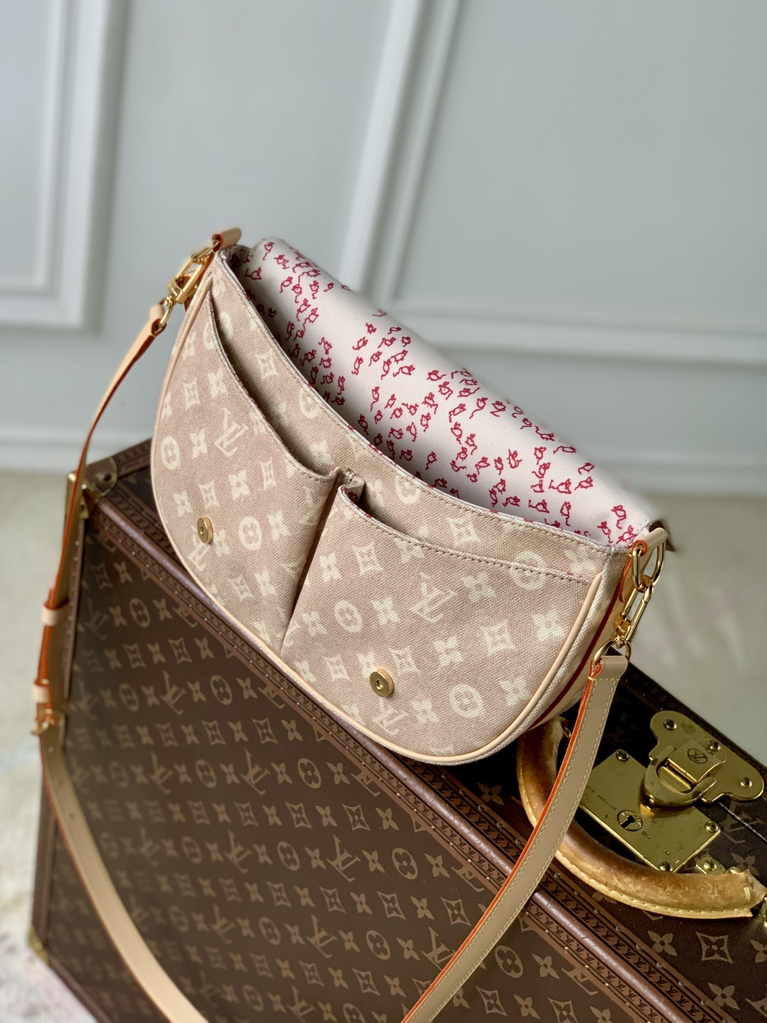 LV Escape M15134 30x21x7cm