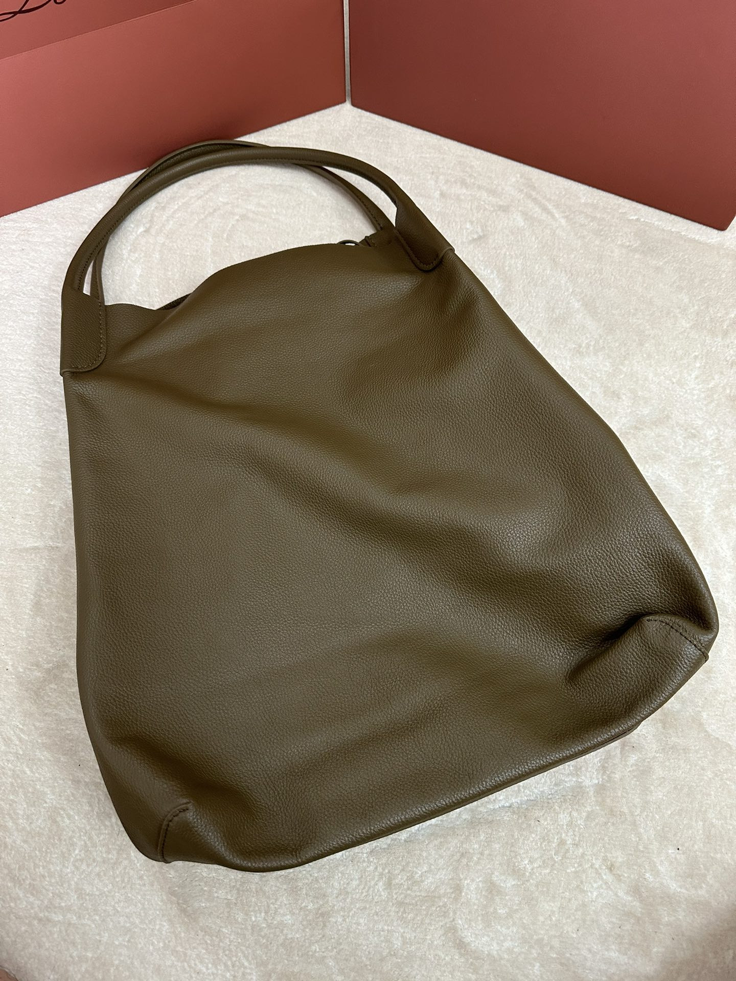 L**o p*ana bale hobo 40x32x27cm handle length 22cm without box