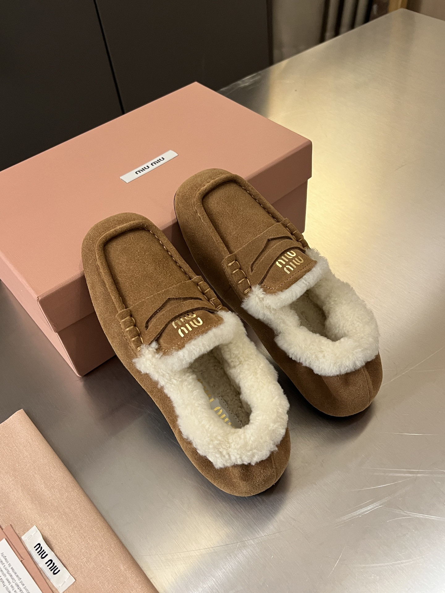 ua M1v M1v ruches suede loafers