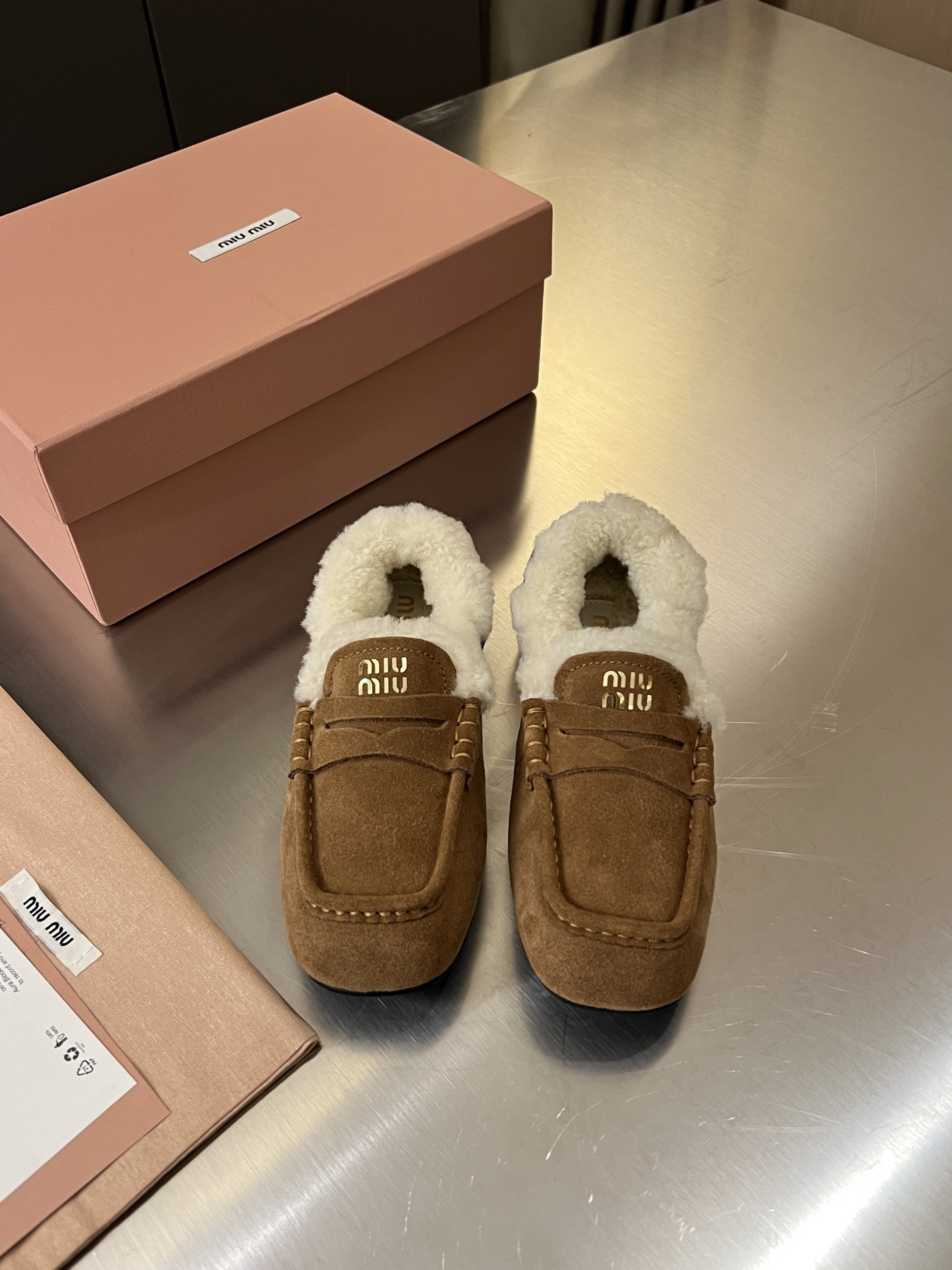 ua M1v M1v ruches suede loafers