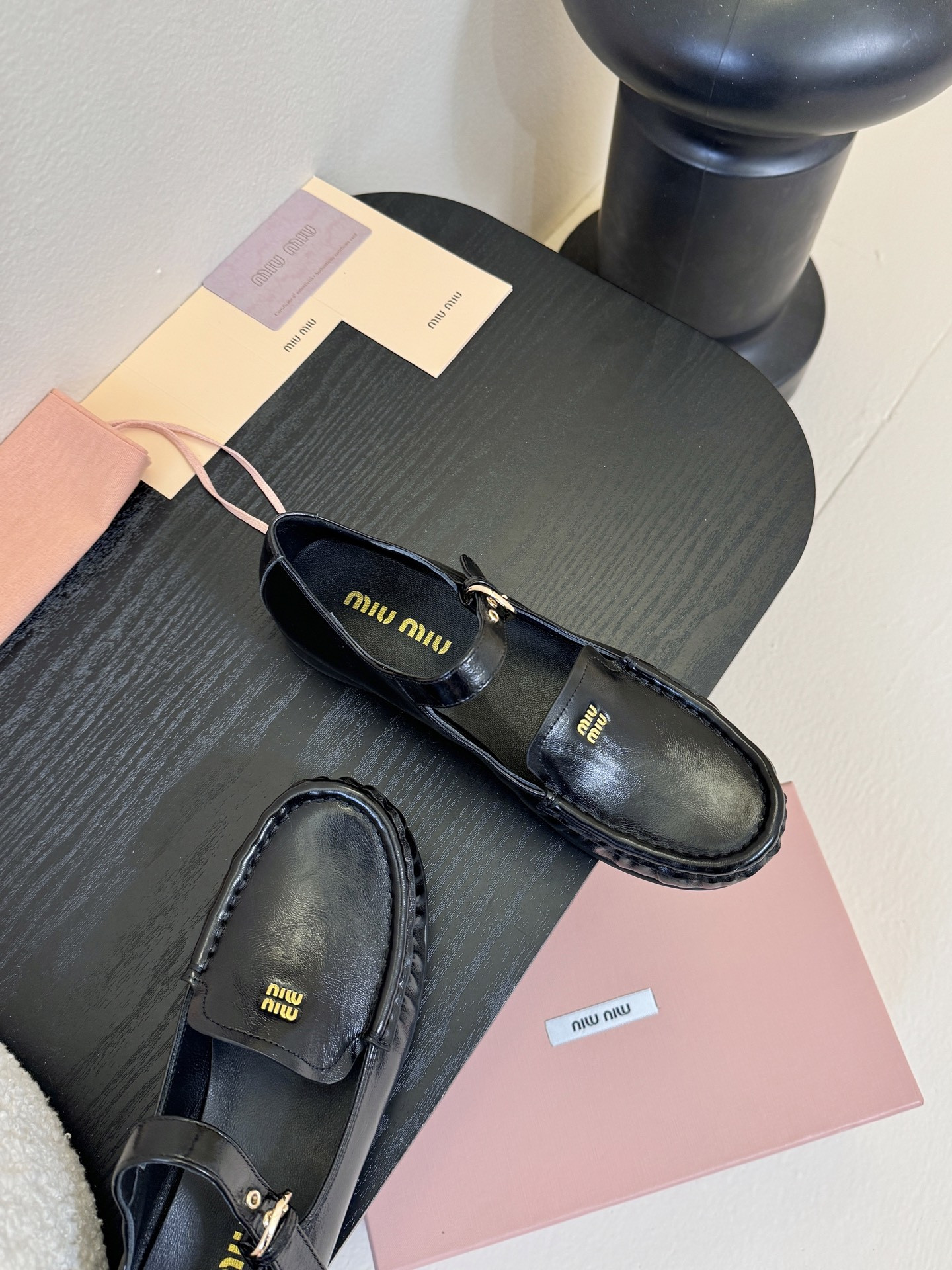ua M1v M1v leather loafers with strap