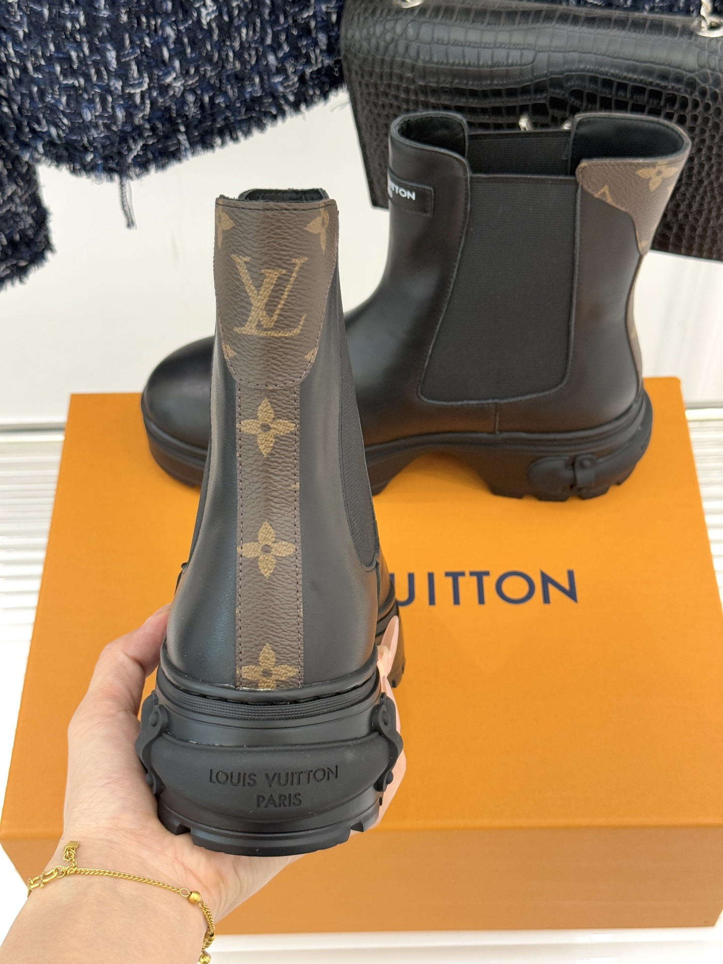 UA LV Squad Chelsea Ankle Boot