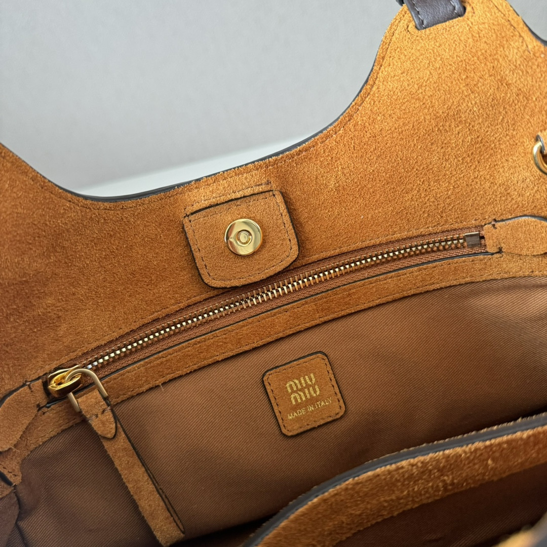M1v M1v leather handbag 20x25.5x13cm