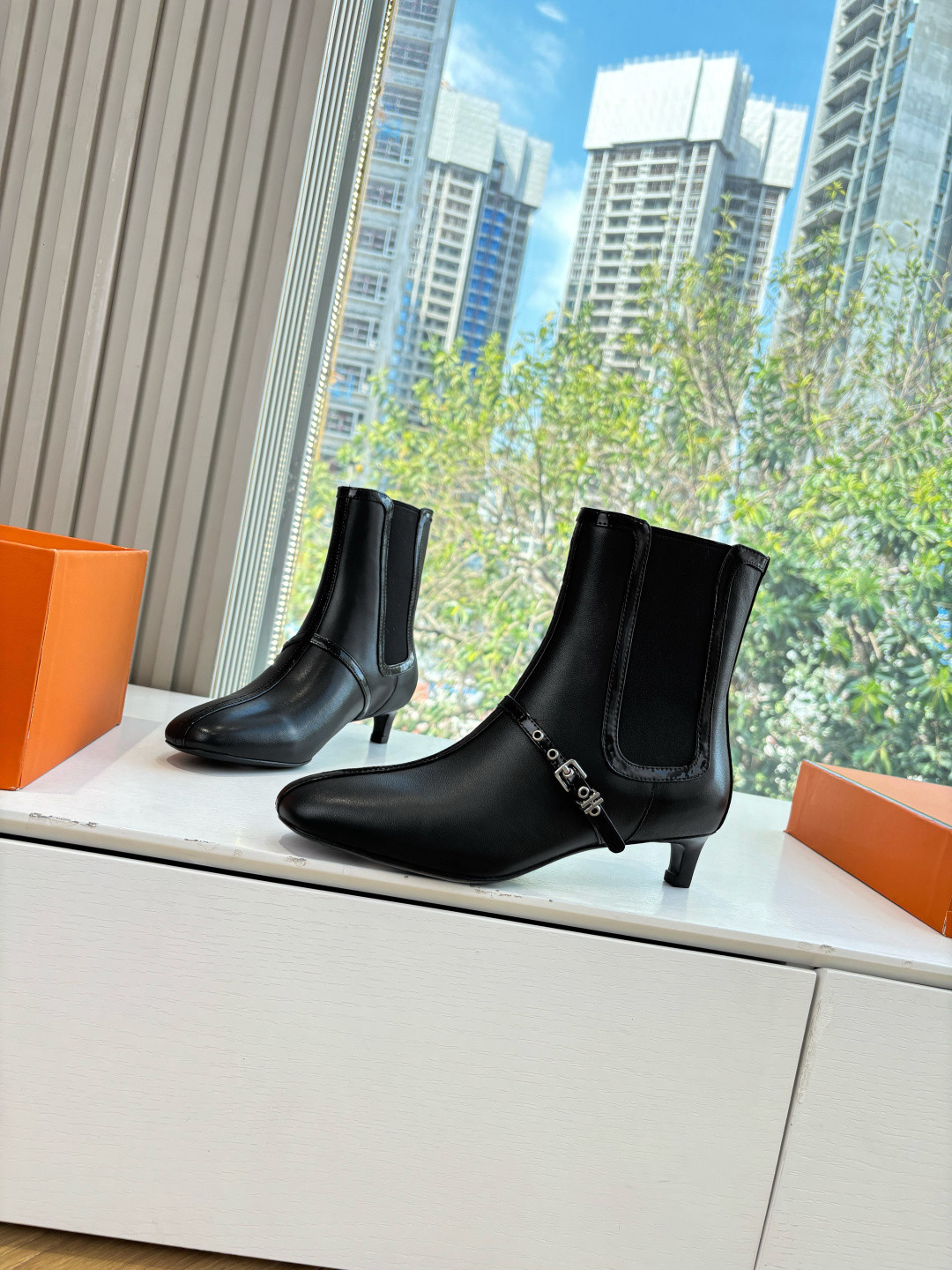 ua H**mes lolita ankle boot 4cm heel