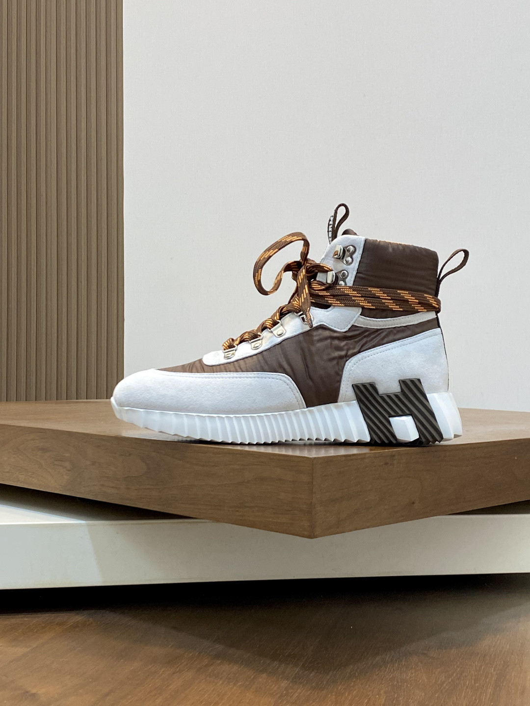 ua H**mes klimb sneaker