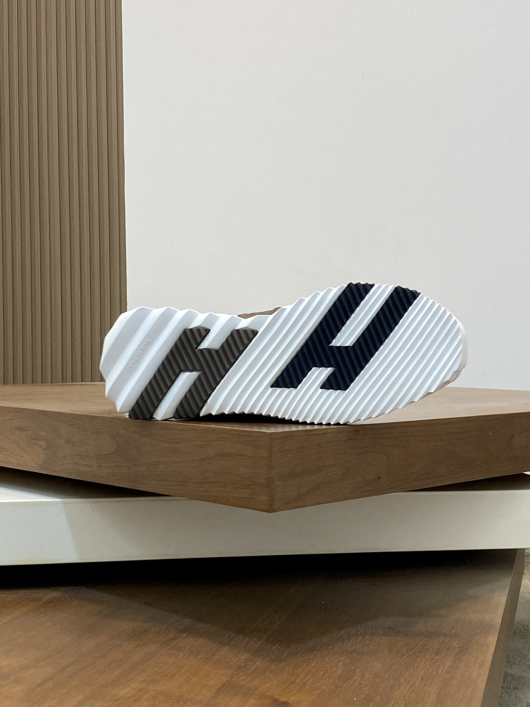 ua H**mes klimb sneaker