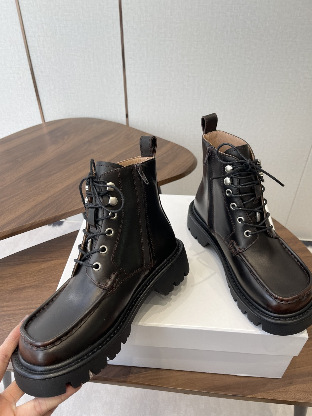 ua L0ew* sierra combat ankle boot