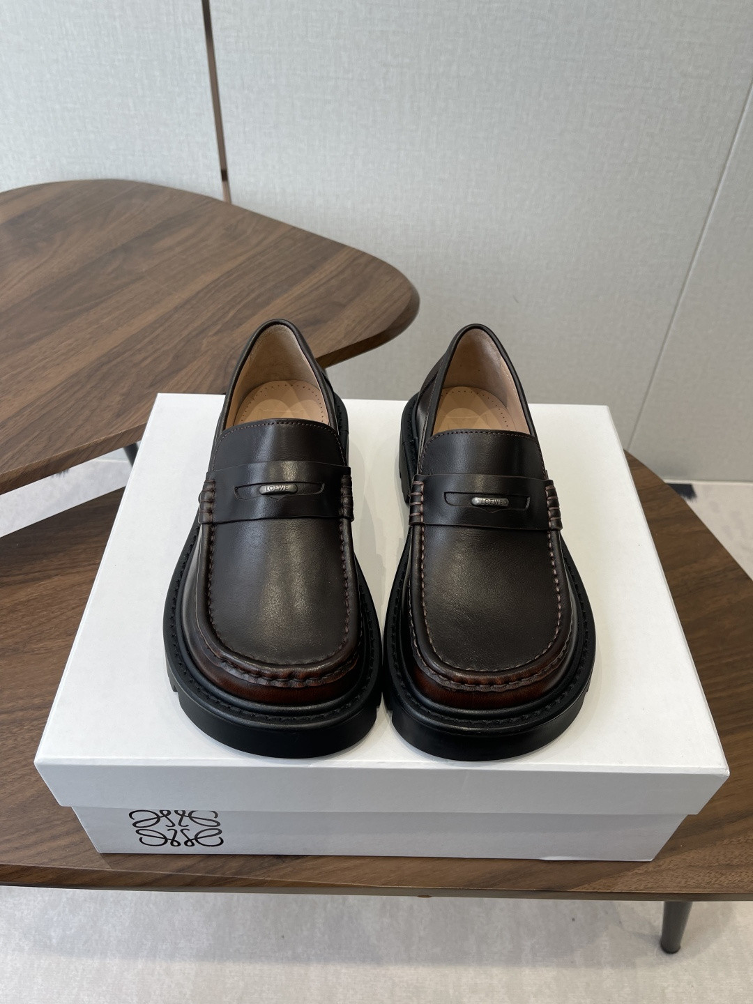 ua L0ew* sierra loafer