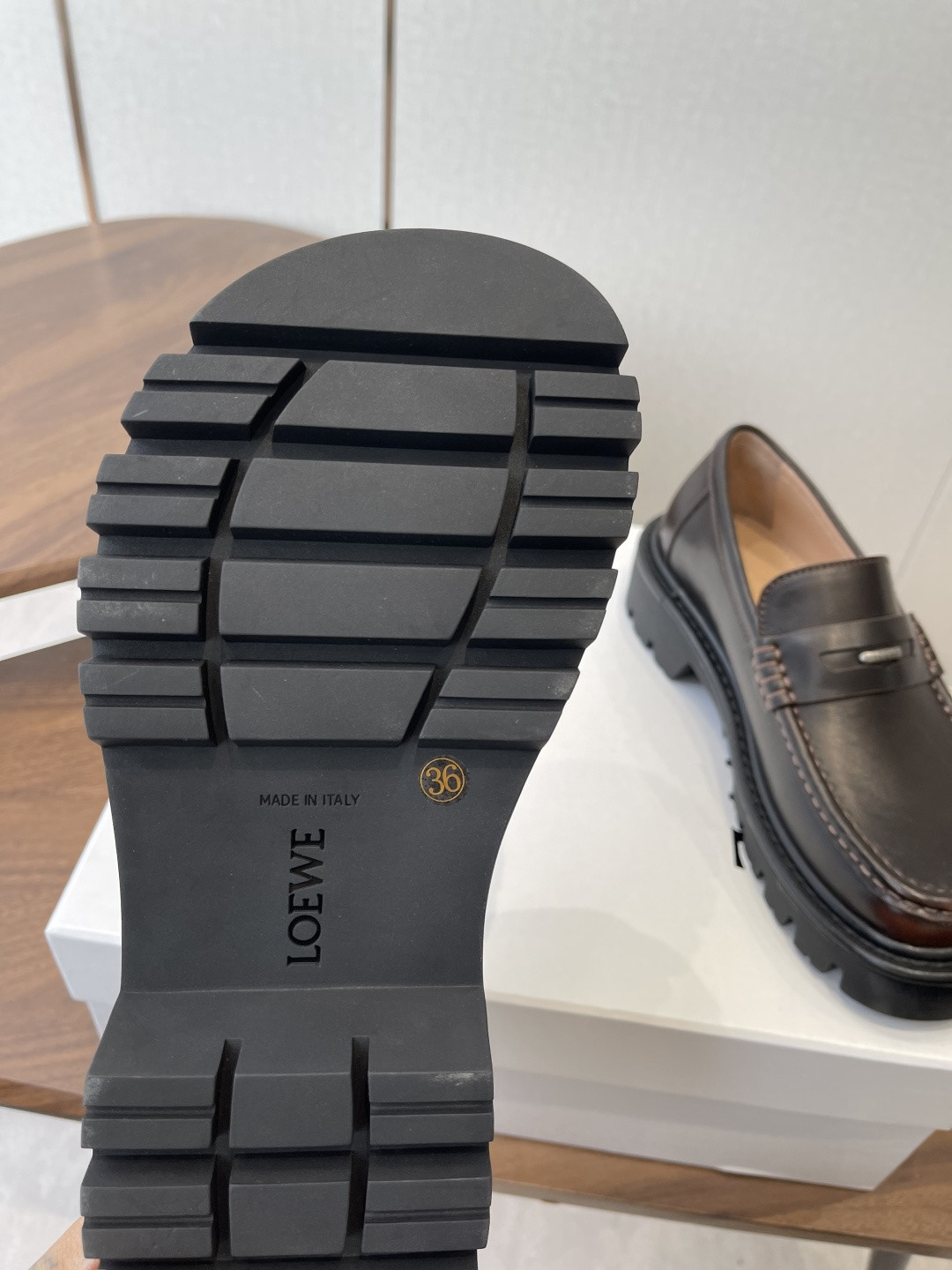 ua L0ew* sierra loafer