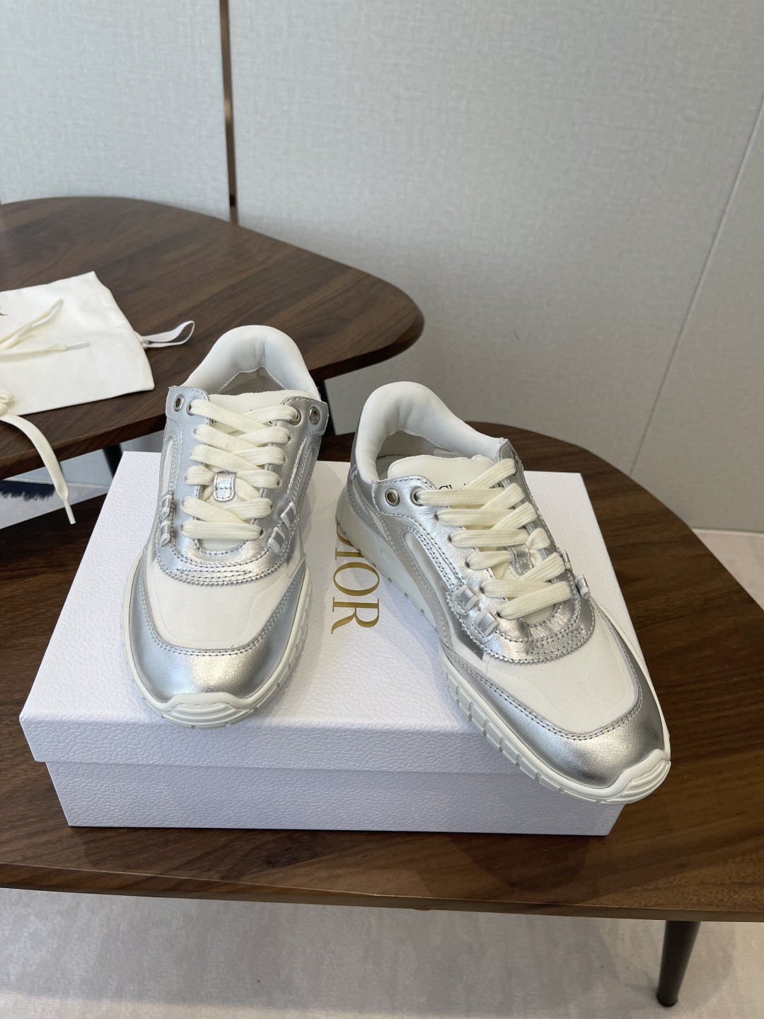 ua D*or tech sneaker