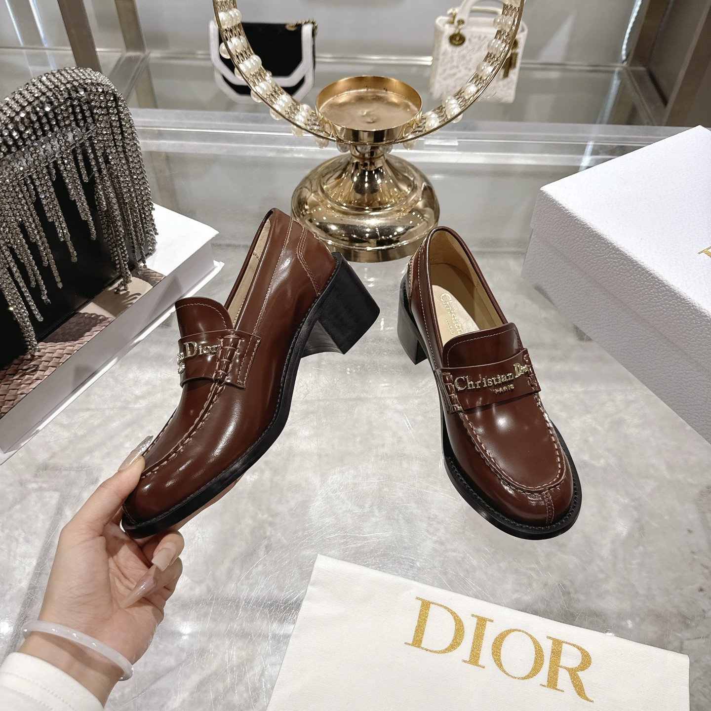 ua D*or boy pump