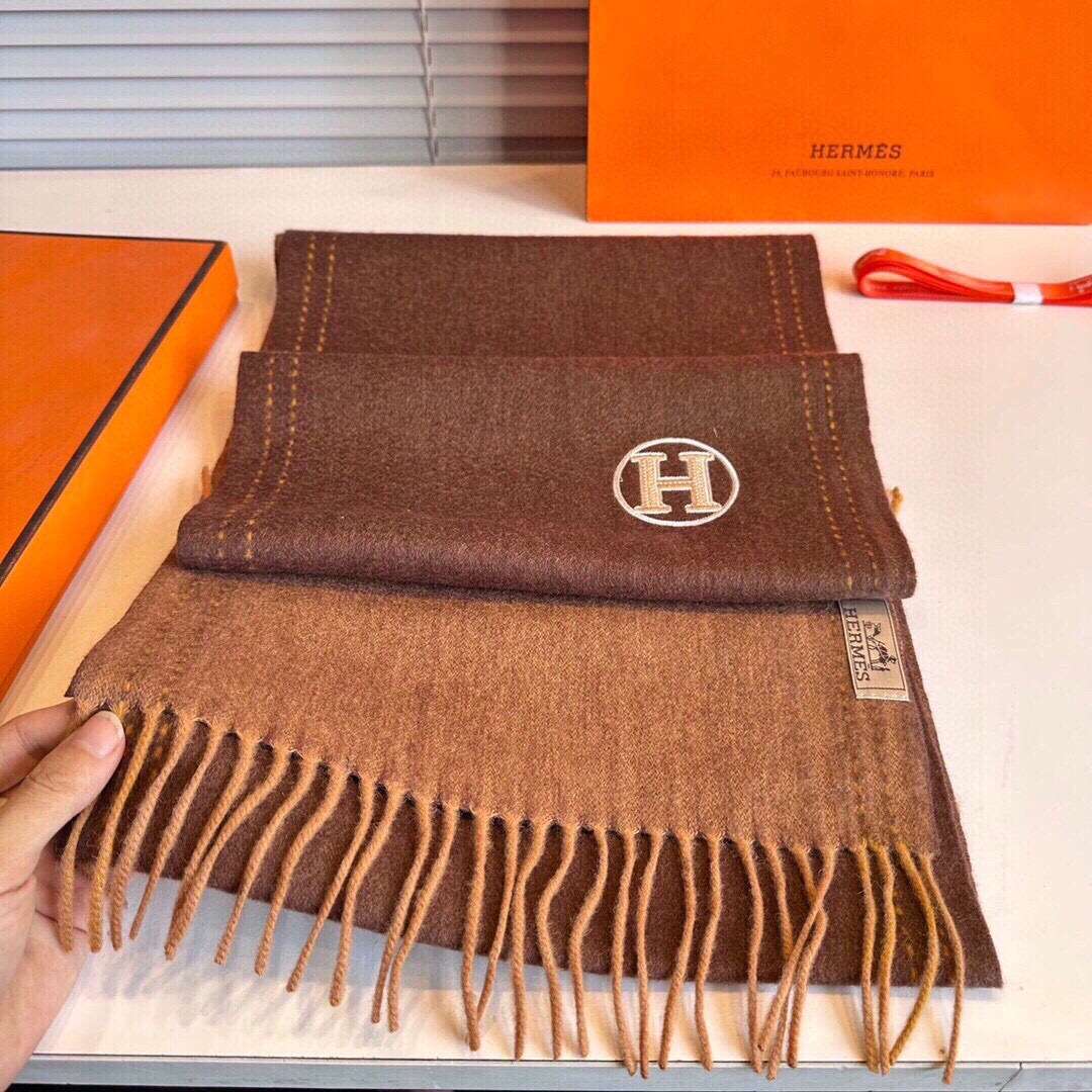 H**mes ripple-patterned cashmere scarf 35x200cm