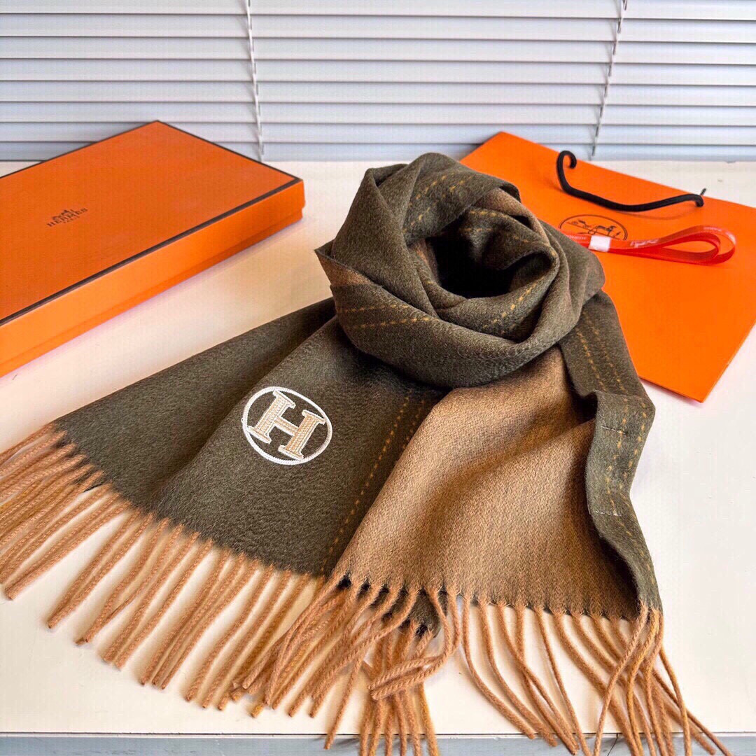 H**mes ripple-patterned cashmere scarf 35x200cm