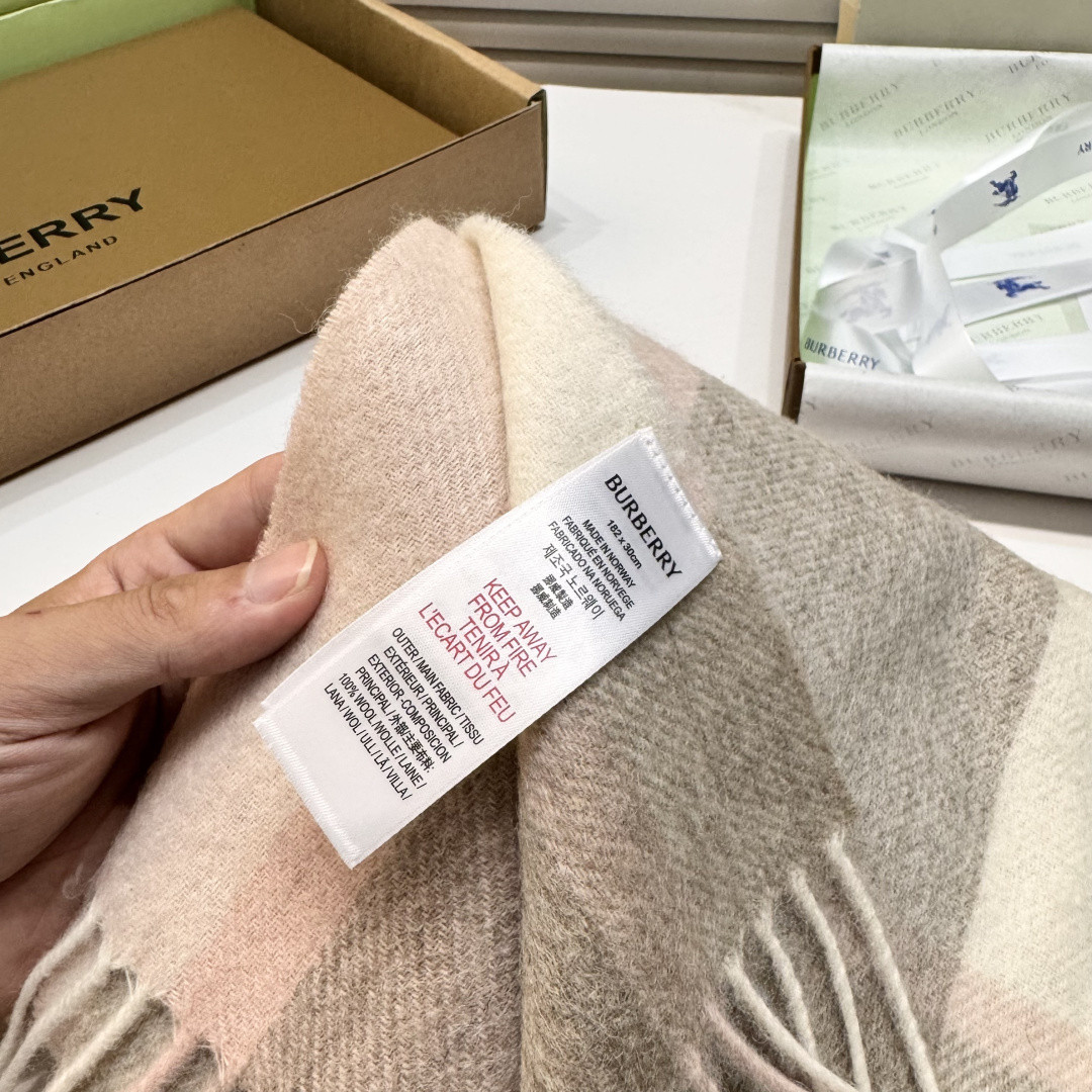 B**rry ripple-patterned scarf 32x200cm