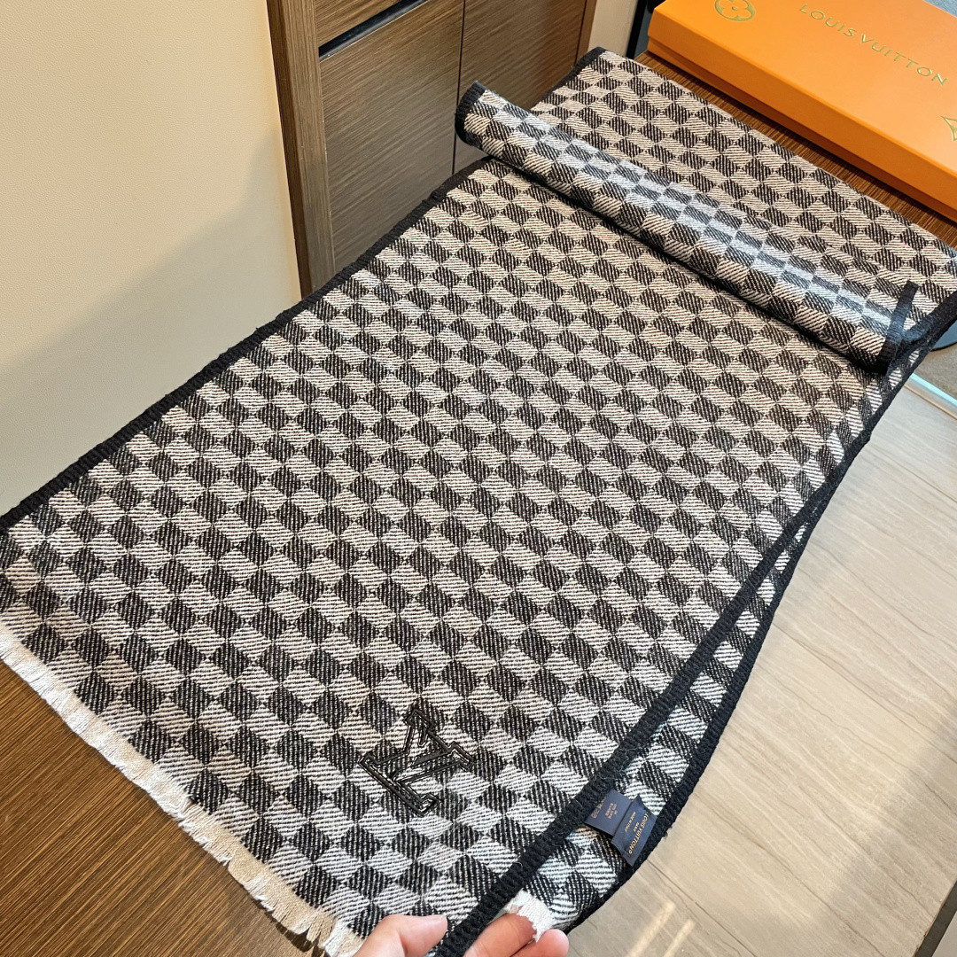 l0*is V*t0n checkered scarf 35x200cm 100% cashmere