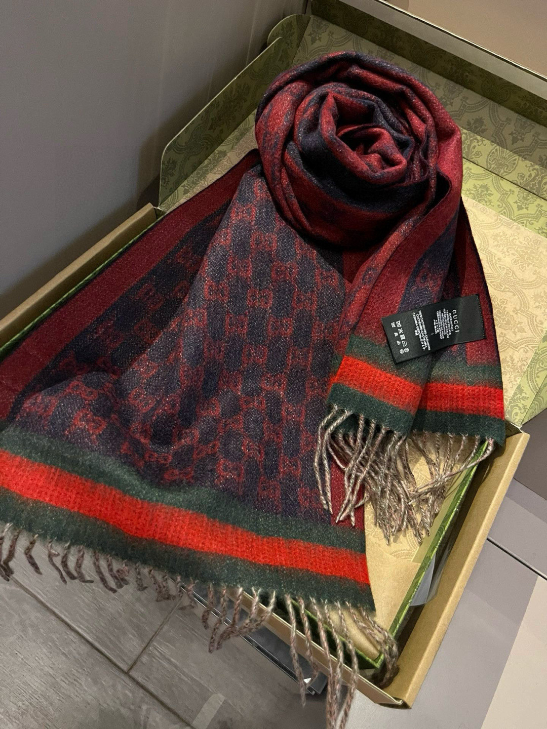 G*u*i scarf 32x210cm 100% lamb