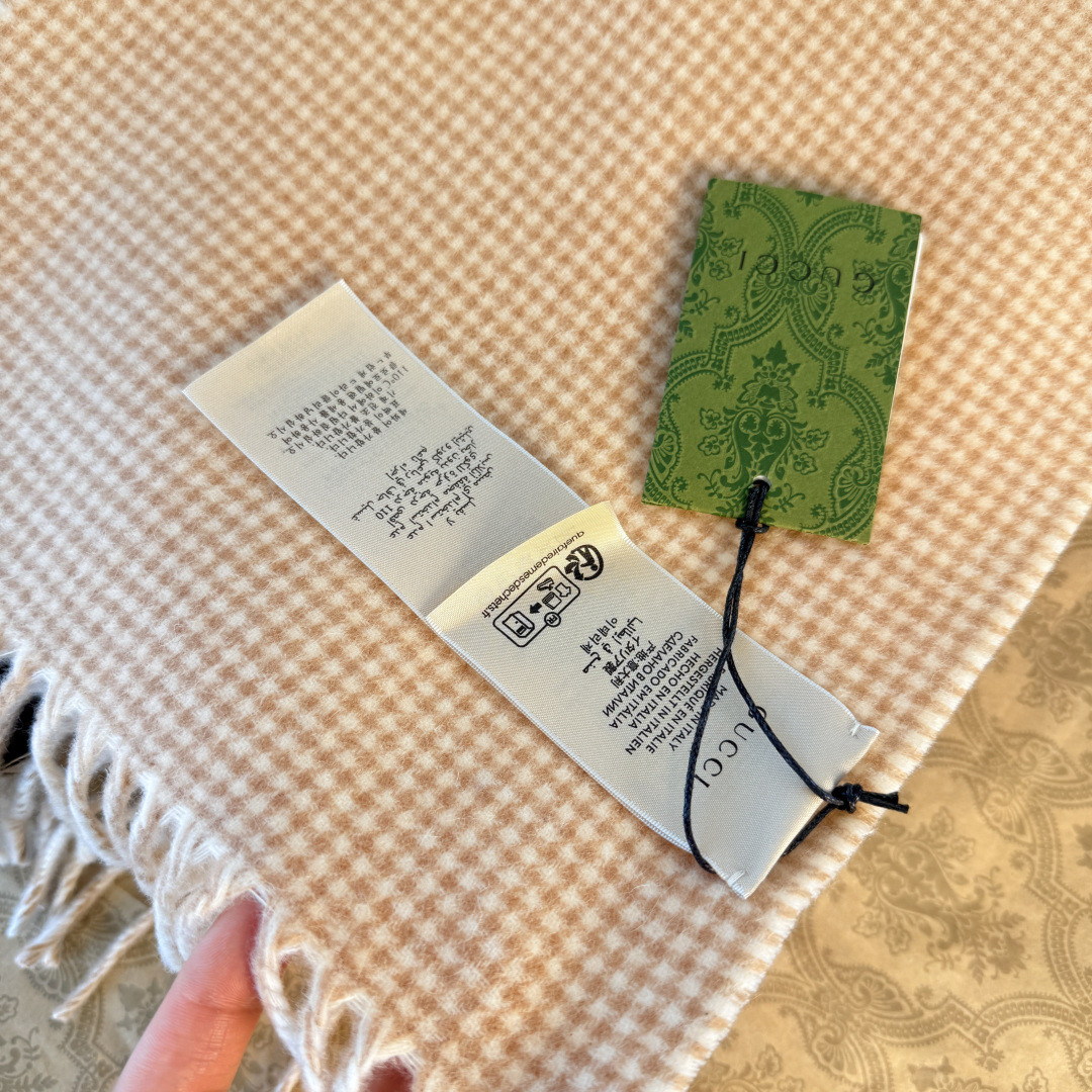 G*u*i scarf 30x180cm 100%cashmere