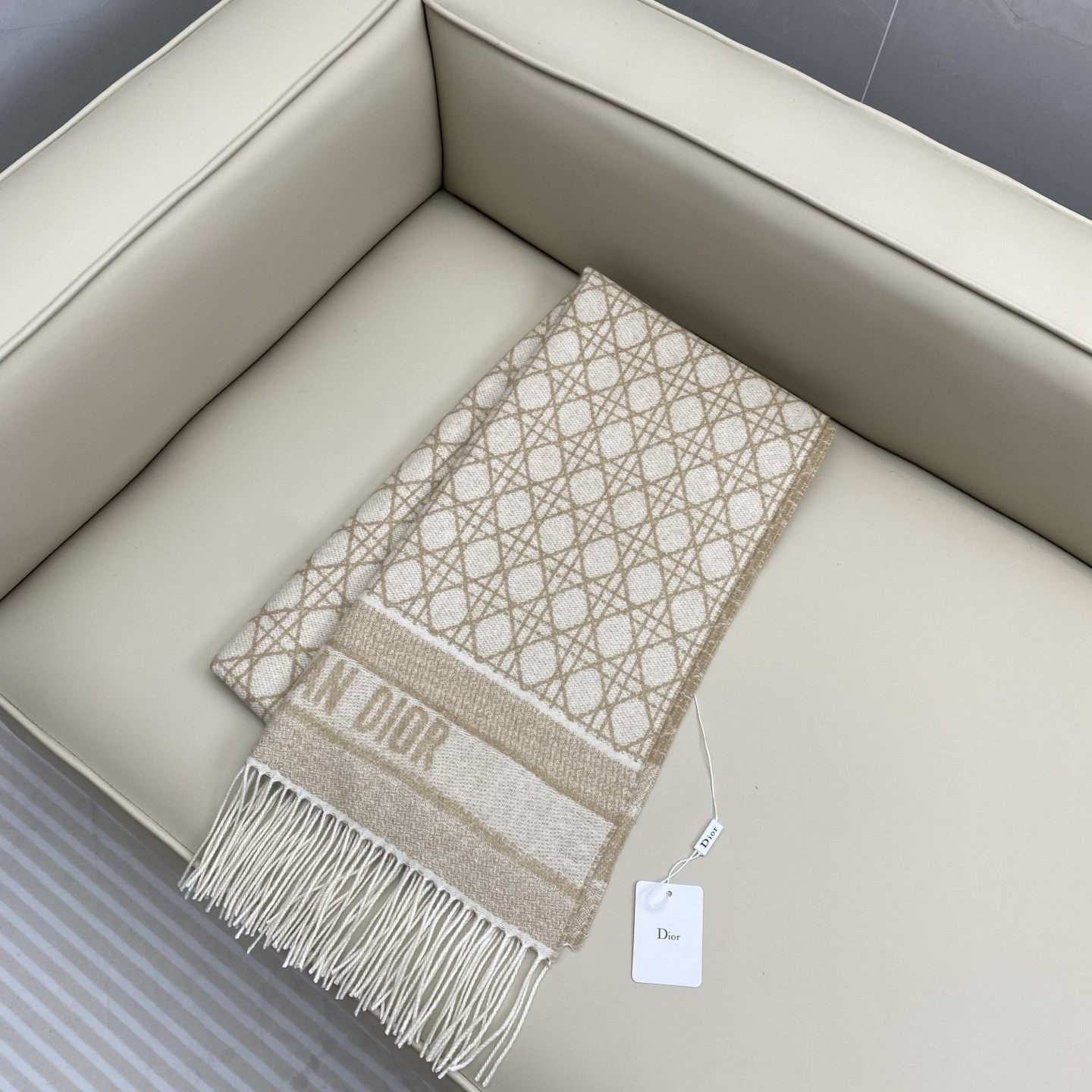D*or cannage scarf 220x45cm 67% cashmere 43% virgin wool