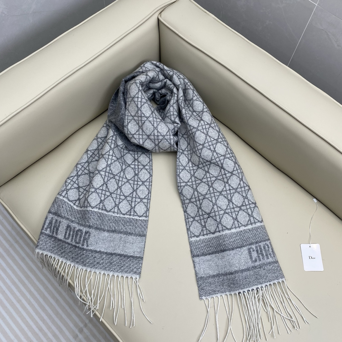 D*or cannage scarf 220x45cm 67% cashmere 43% virgin wool