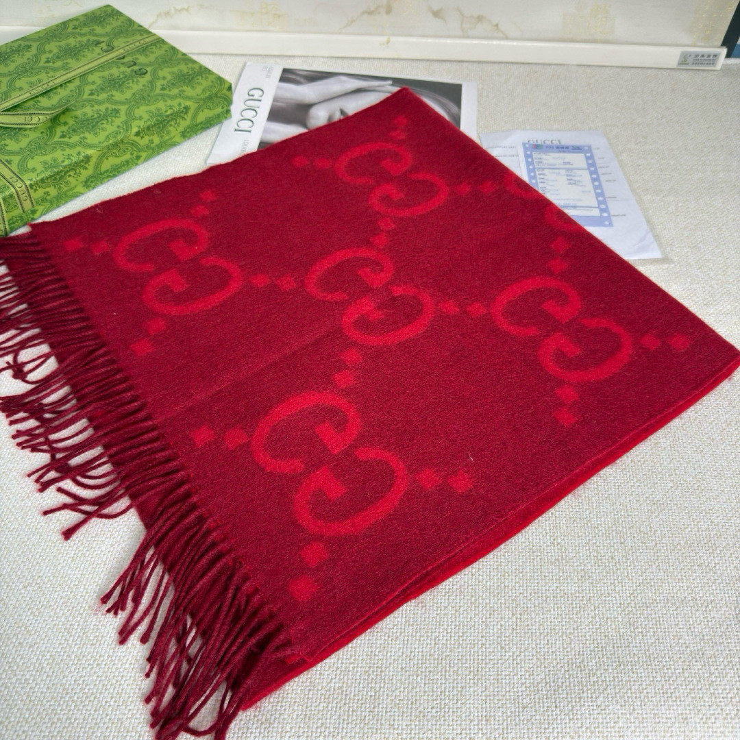 G*u*i scarf 45x200cm 100% cashmere