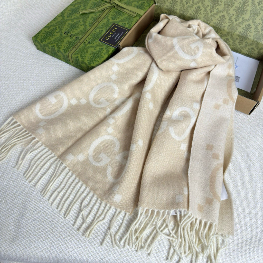 G*u*i scarf 45x200cm 100% cashmere