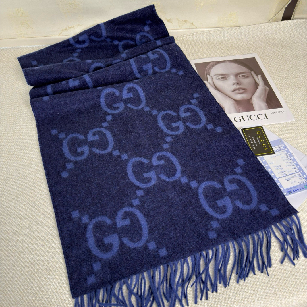 G*u*i scarf 45x200cm 100% cashmere
