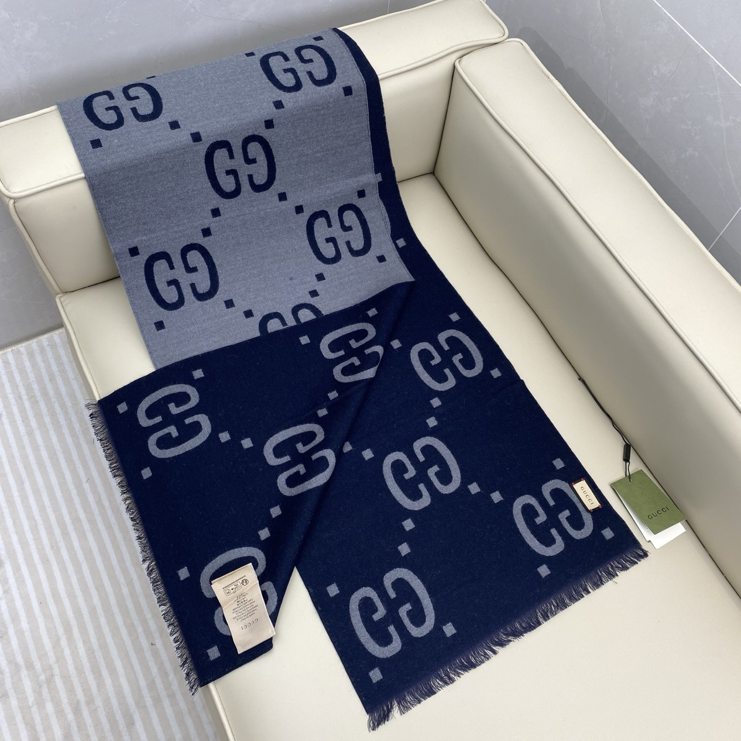 G*u*i scarf 190x35cm