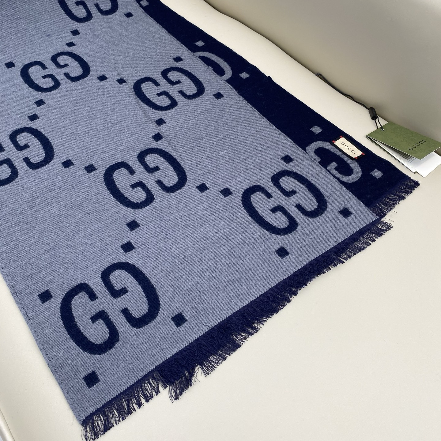 G*u*i scarf 190x35cm