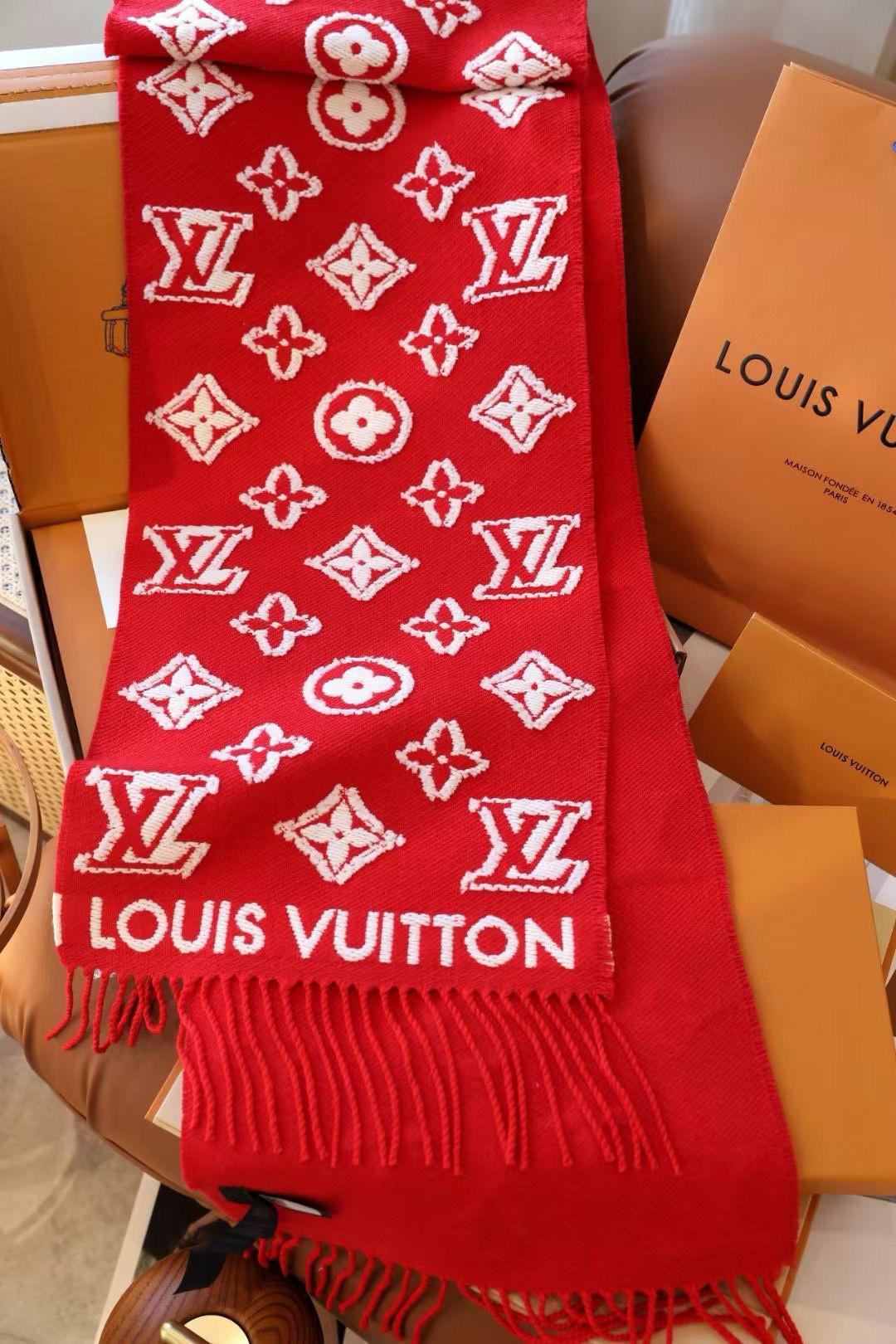 l0*is V*t0n scarf 34x220cm