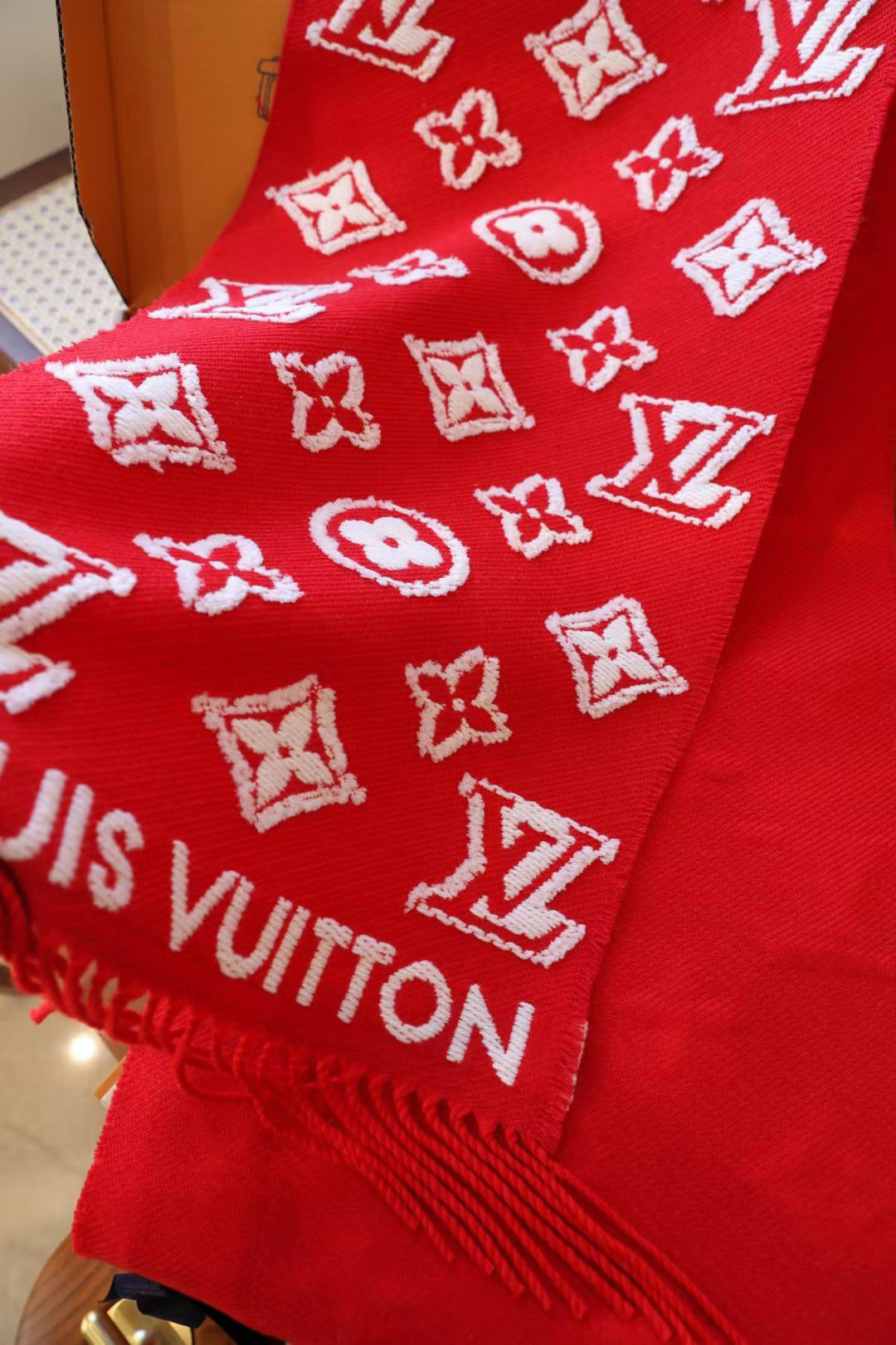 l0*is V*t0n scarf 34x220cm