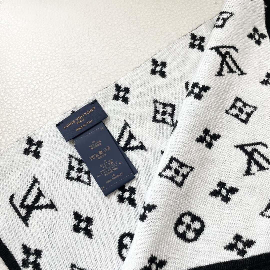 l0*is V*t0n scarf 32x180cm