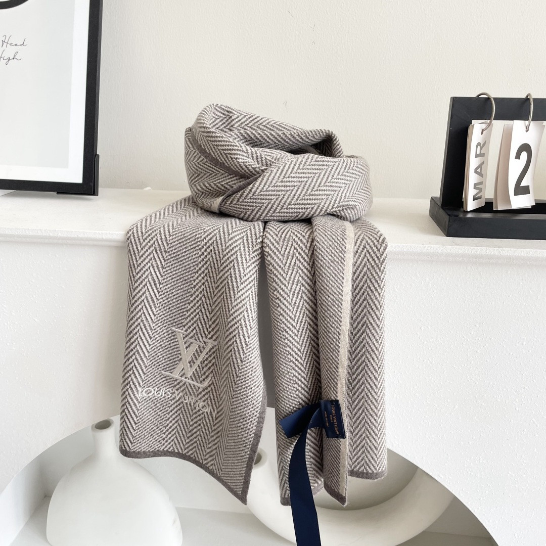 l0*is V*t0n scarf 32x180cm 100% knitted cashmere
