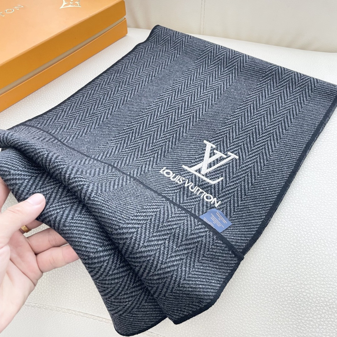 l0*is V*t0n scarf 32x180cm 100% knitted cashmere