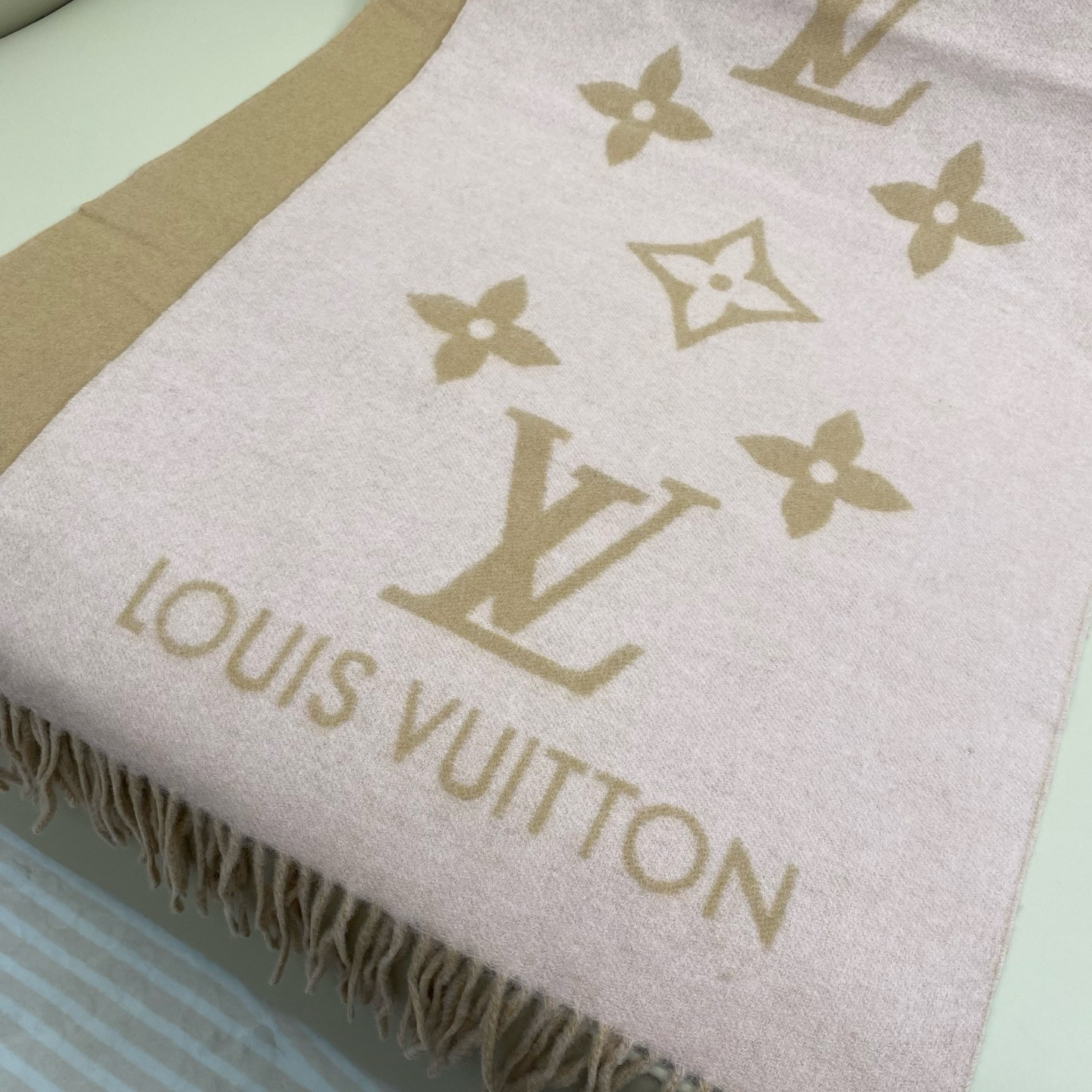 l0*is V*t0n reykjavik scarf 45x190cm 100% cashmere