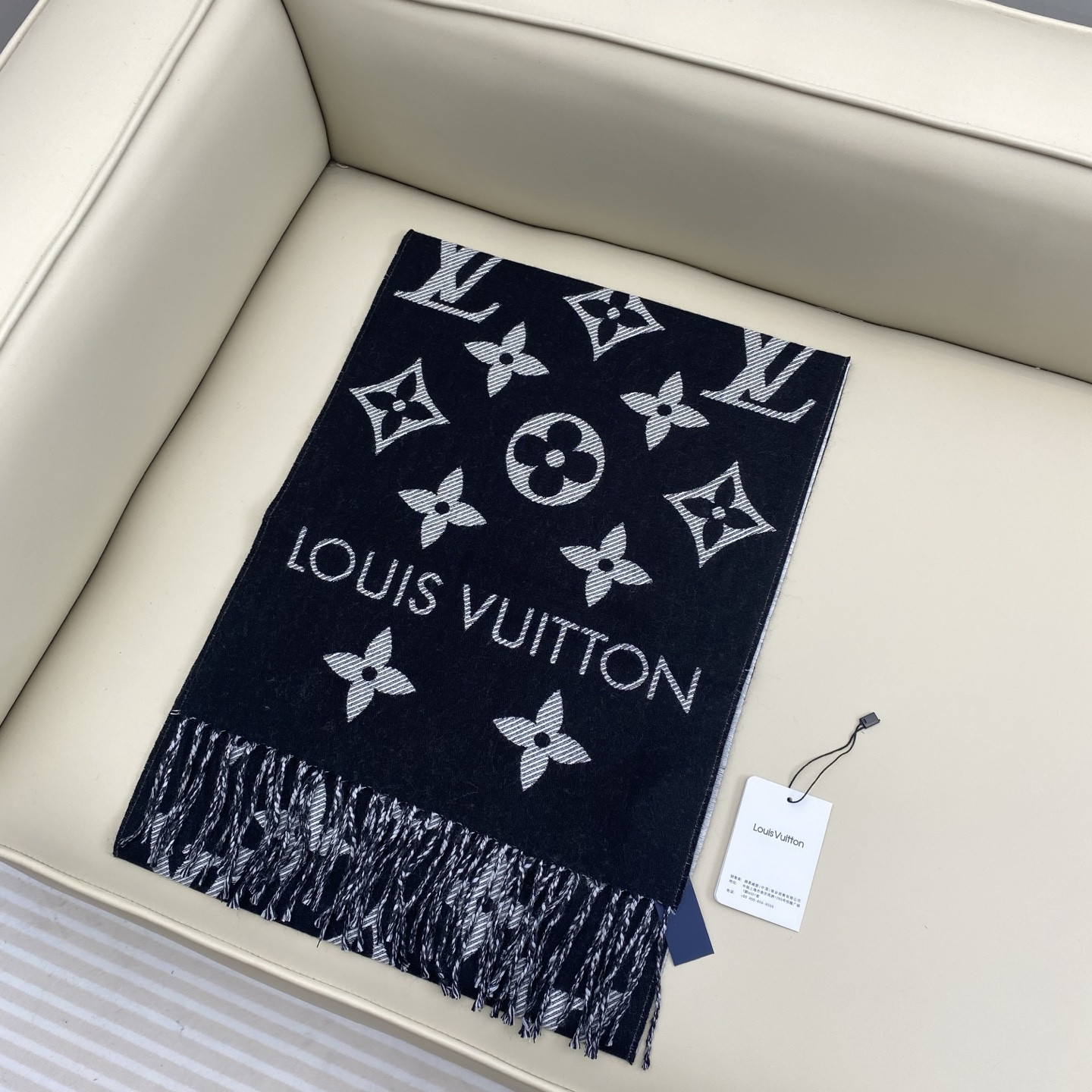 l0*is V*t0n scarf 34x186cm 100% sheep wool