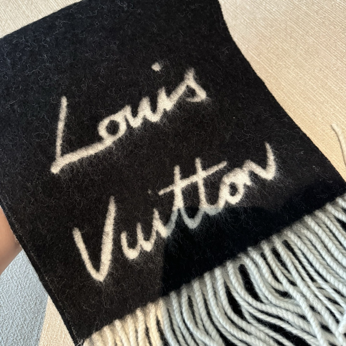 l0*is V*t0n scarf 25x220cm