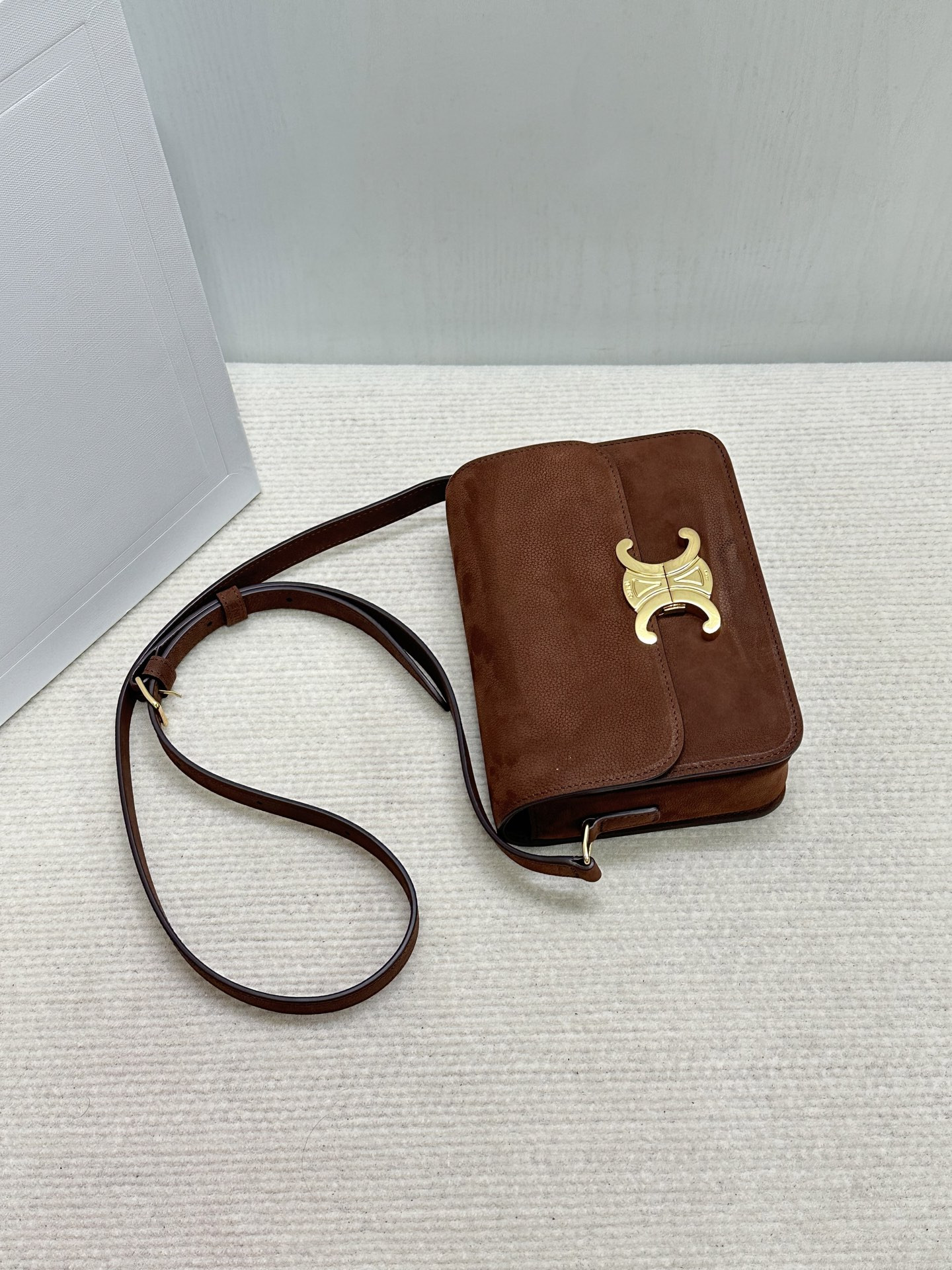 Ce**e teen triomphe bag in grained nubuck calfskin 18.5x13.5x7cm