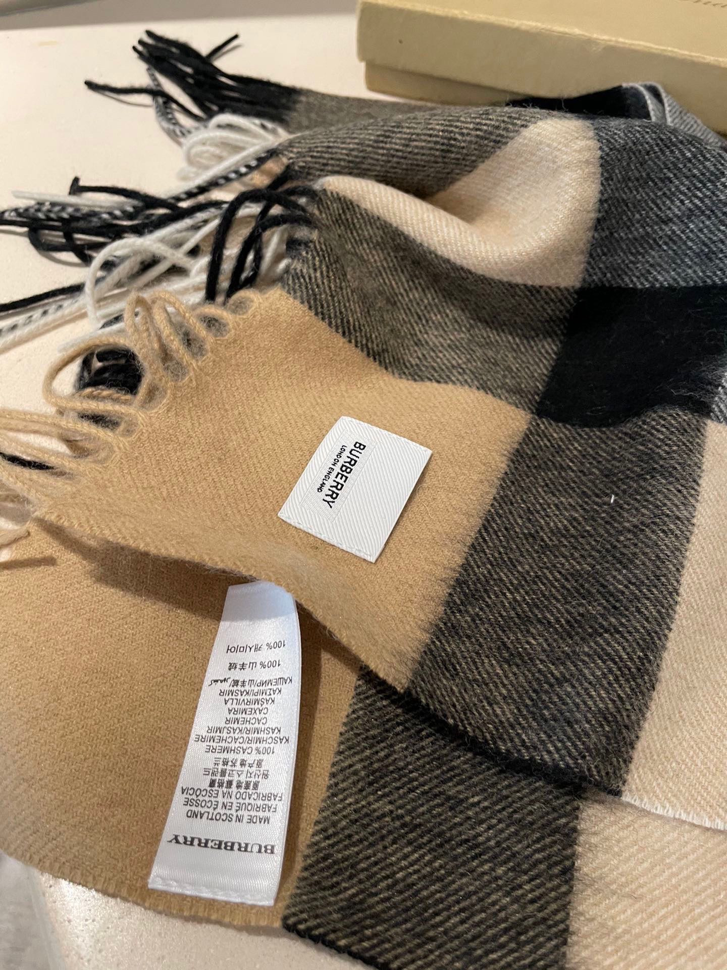B**rry scarf 35x180cm